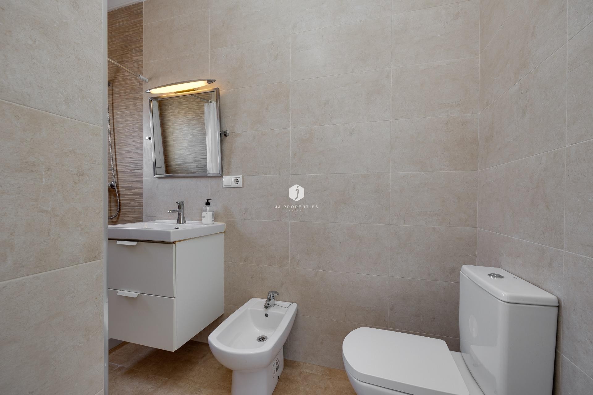 Tweedehands - Chalet -
Torrevieja - La Siesta - El Salado - Torreta