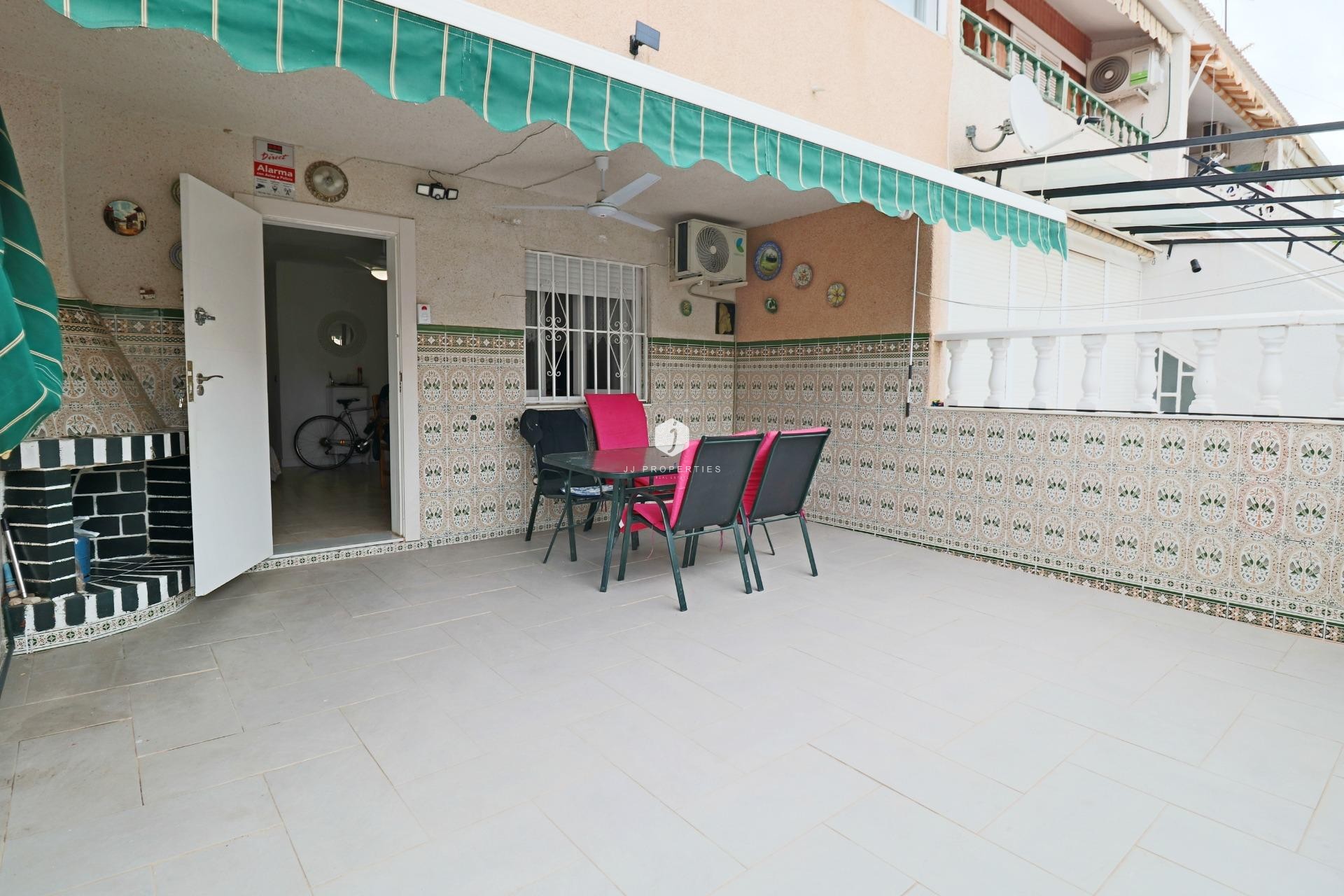 Tweedehands - Chalet -
Torrevieja - Playa de los Naufragos