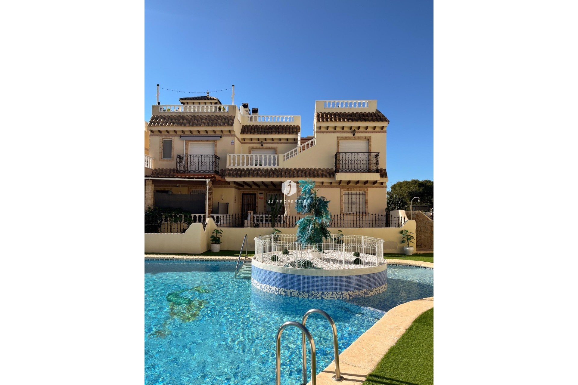 Tweedehands - duplex -
Orihuela Costa - Los Almendros-la Florida