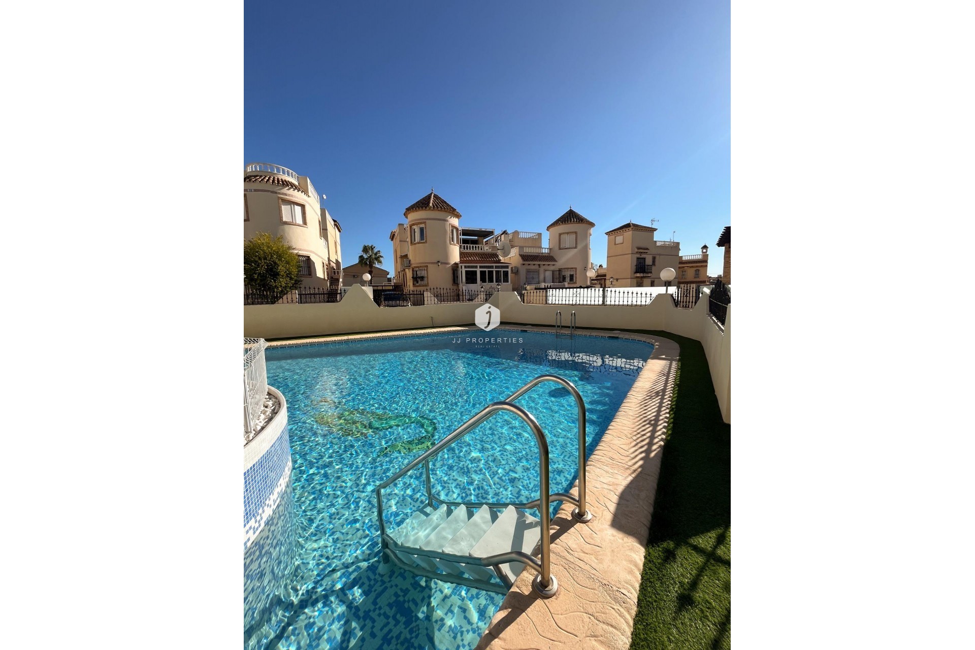 Tweedehands - duplex -
Orihuela Costa - Los Almendros-la Florida