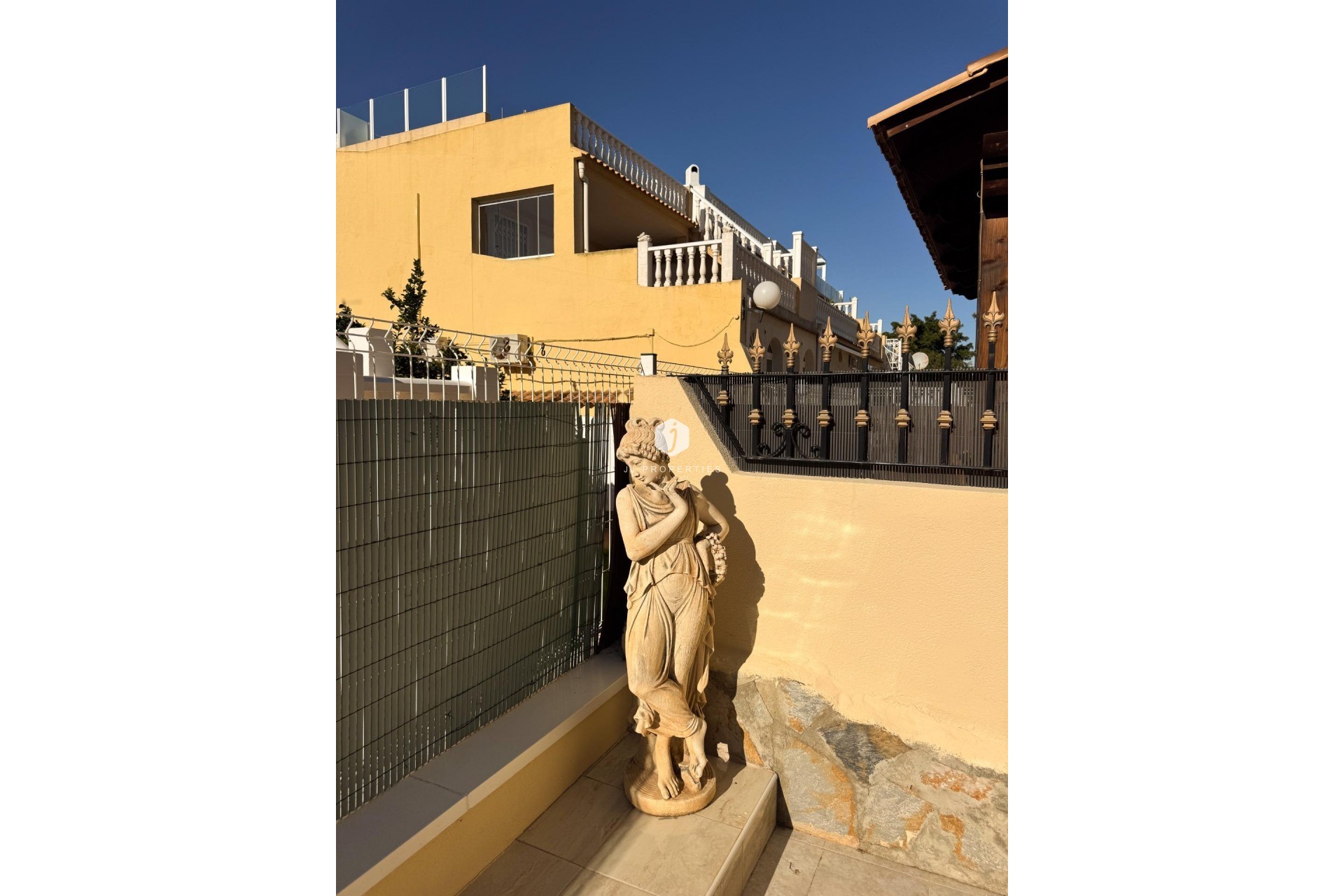 Tweedehands - duplex -
Orihuela Costa - Los Almendros-la Florida