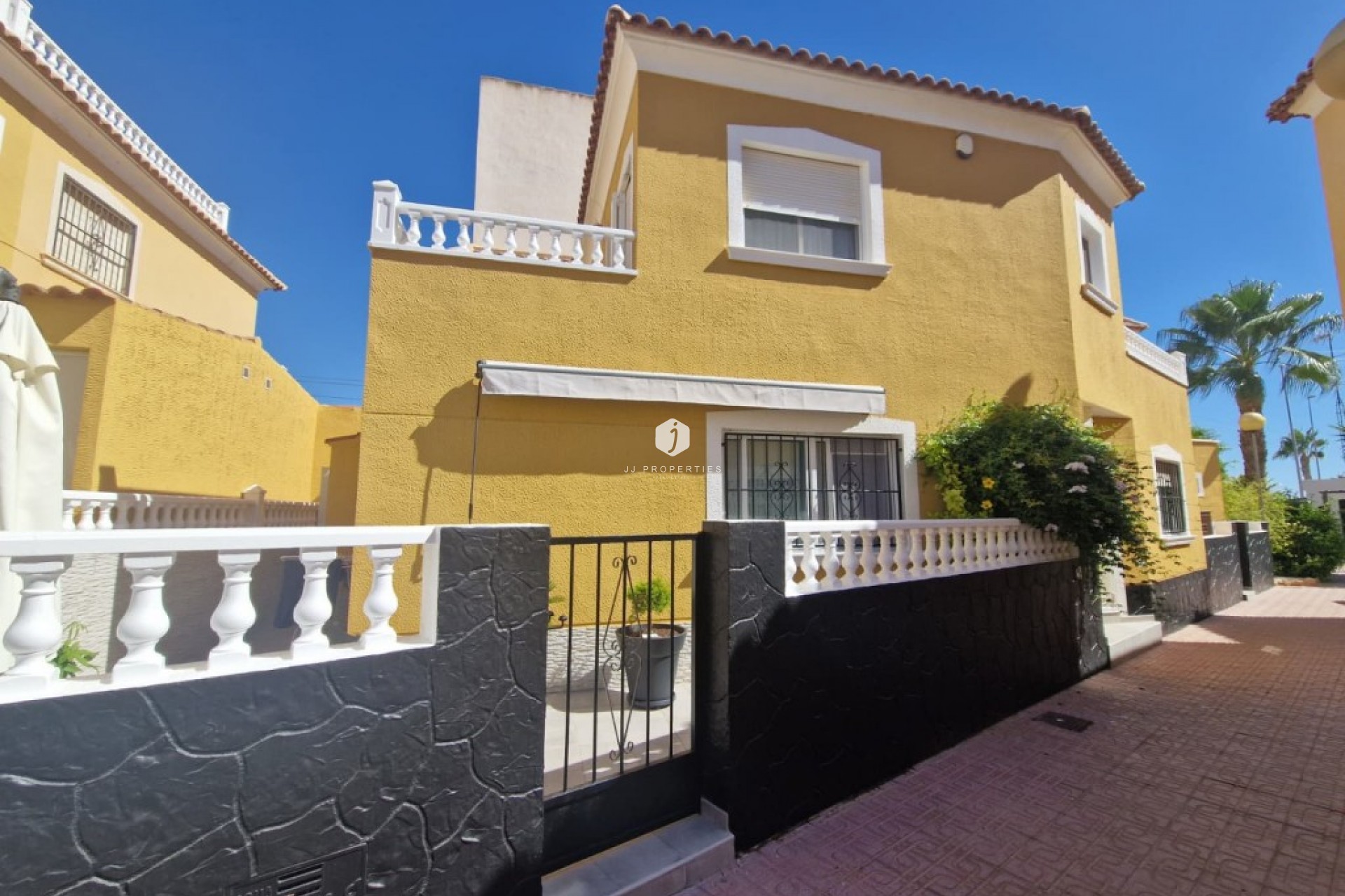 Tweedehands - duplex -
Playa Flamenca - Costa Blanca