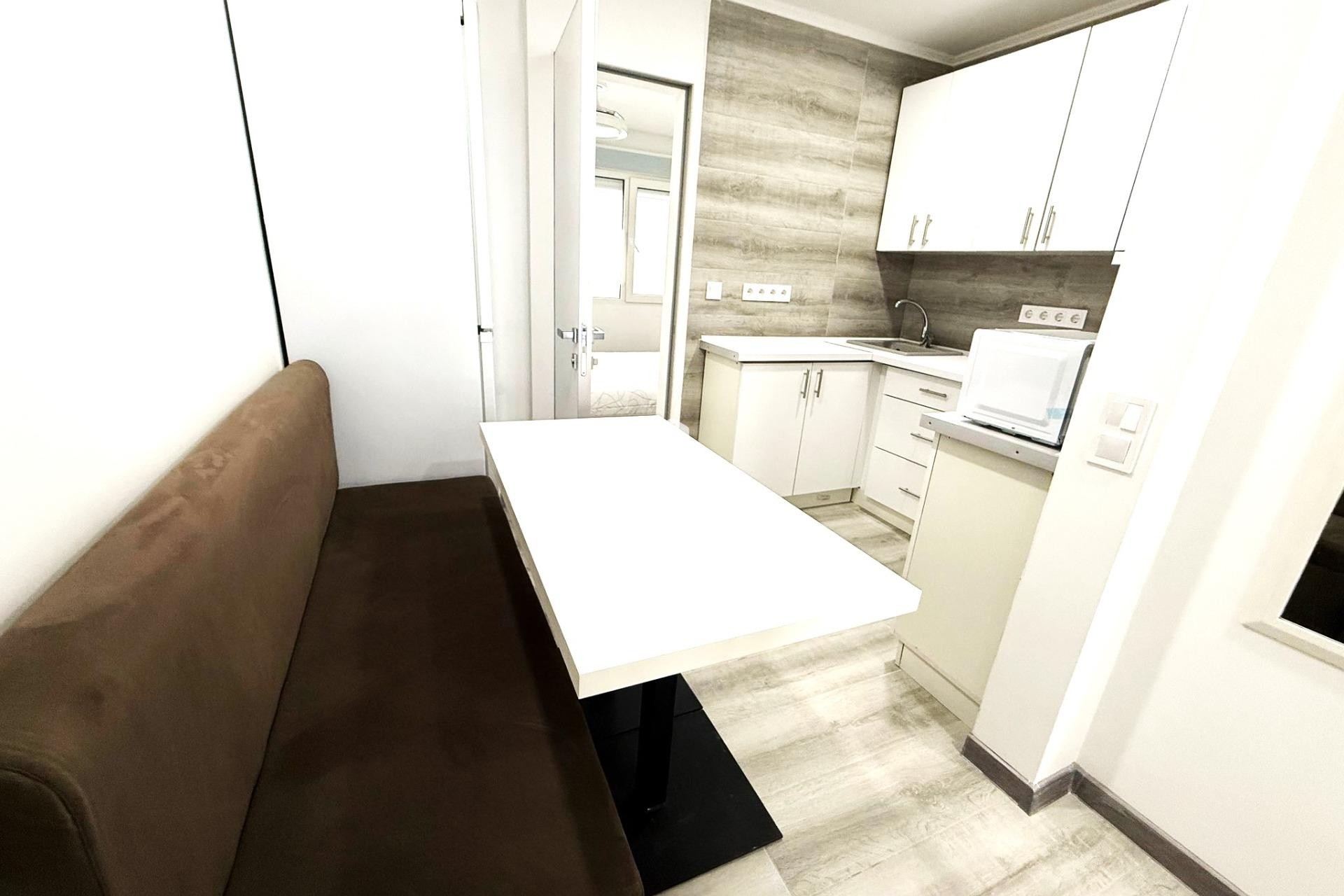 Tweedehands - duplex -
Torrevieja - Centro