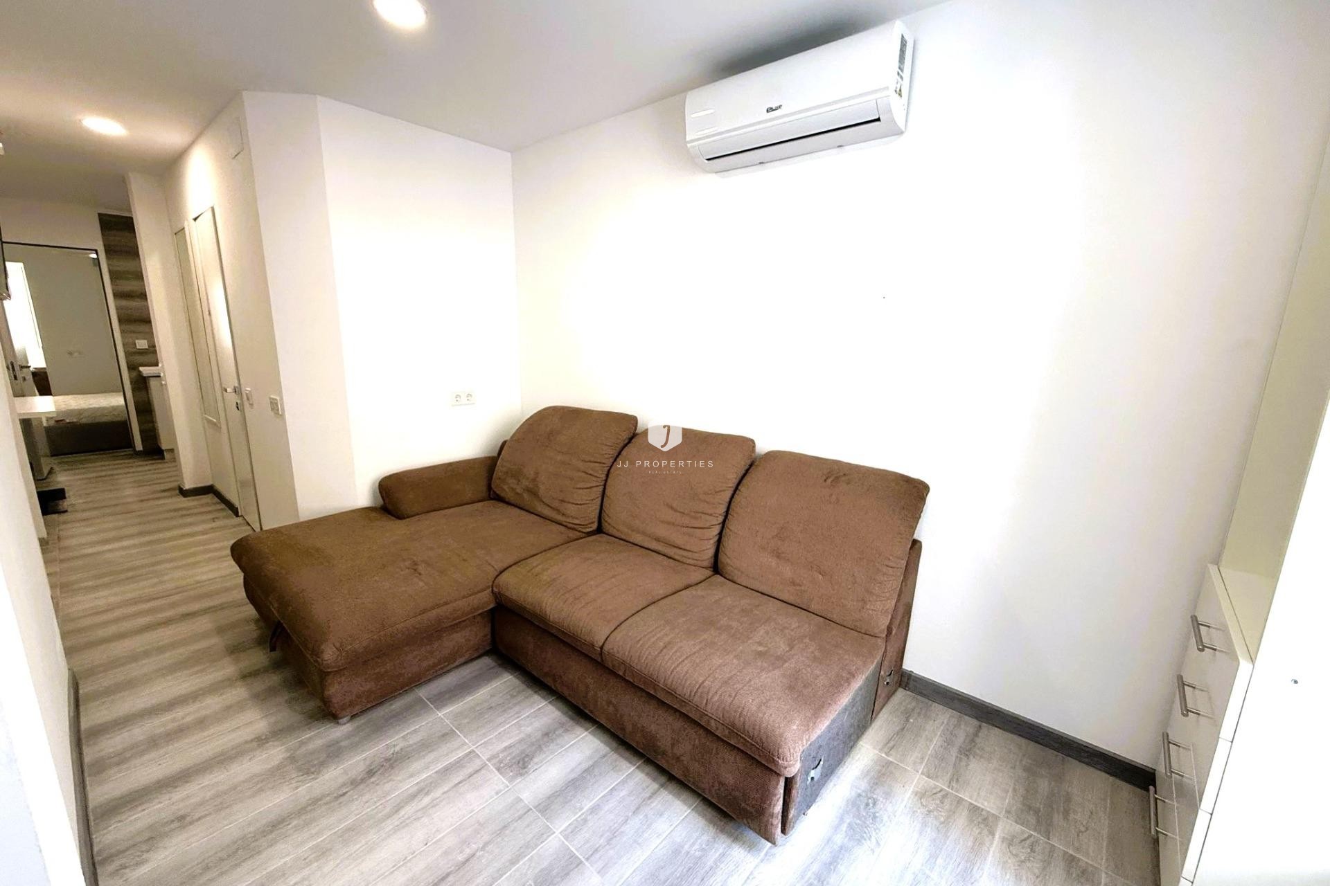 Tweedehands - duplex -
Torrevieja - Centro