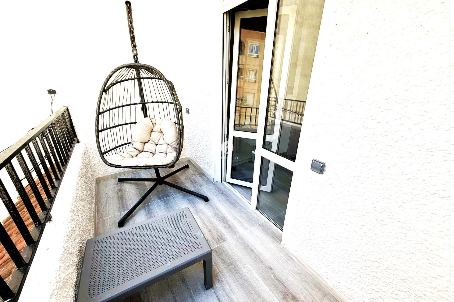 Tweedehands - duplex -
Torrevieja - Centro