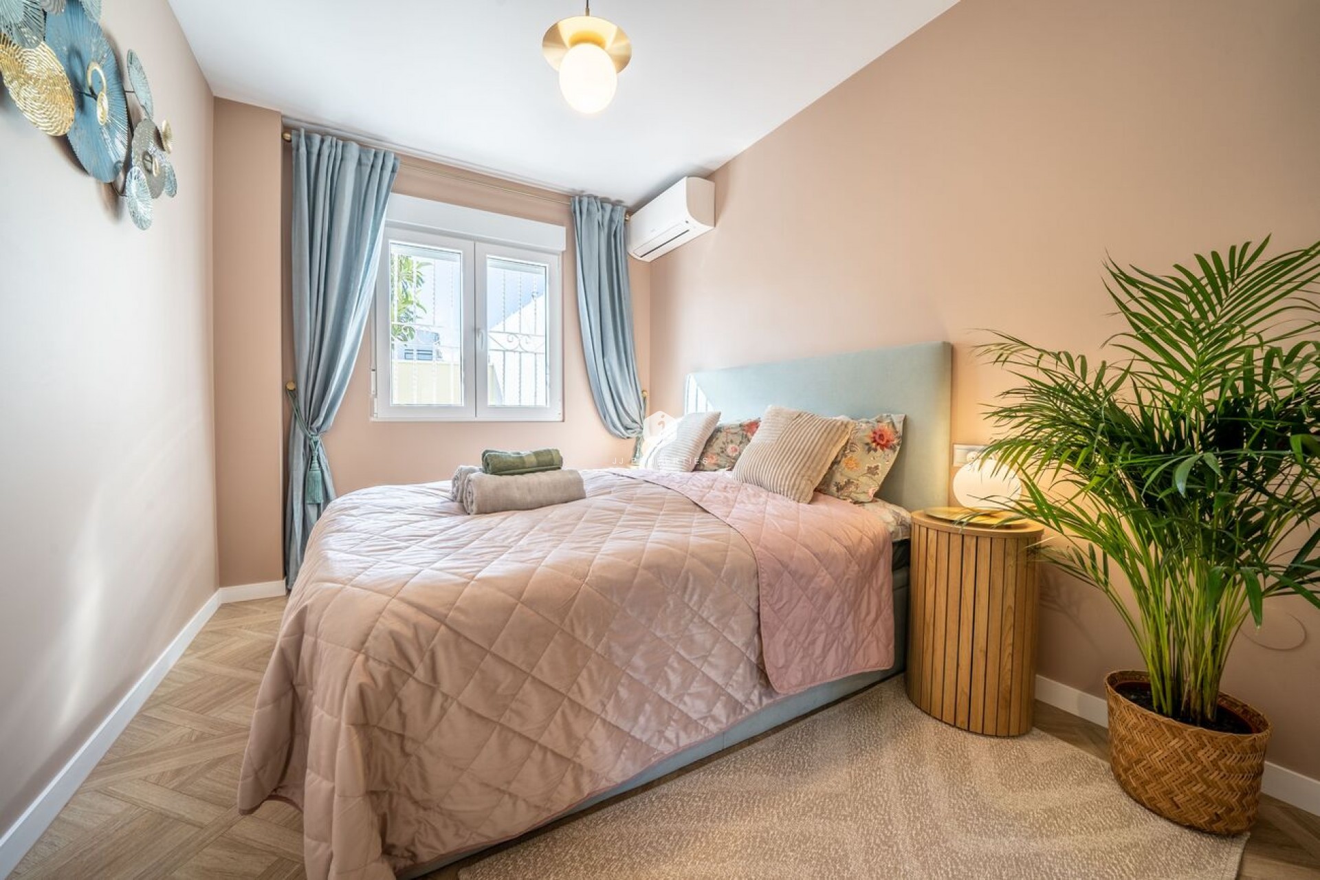 Tweedehands - duplex -
Torrevieja - Costa Blanca