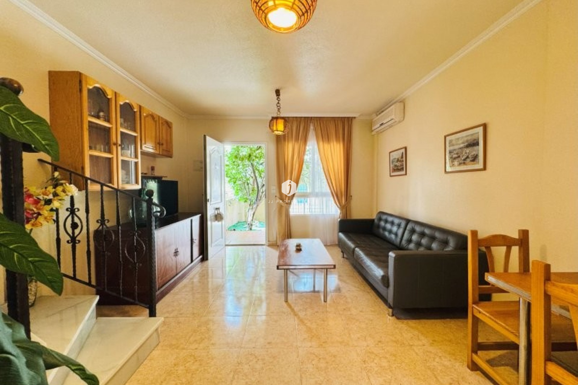 Tweedehands - duplex -
Torrevieja - Costa Blanca