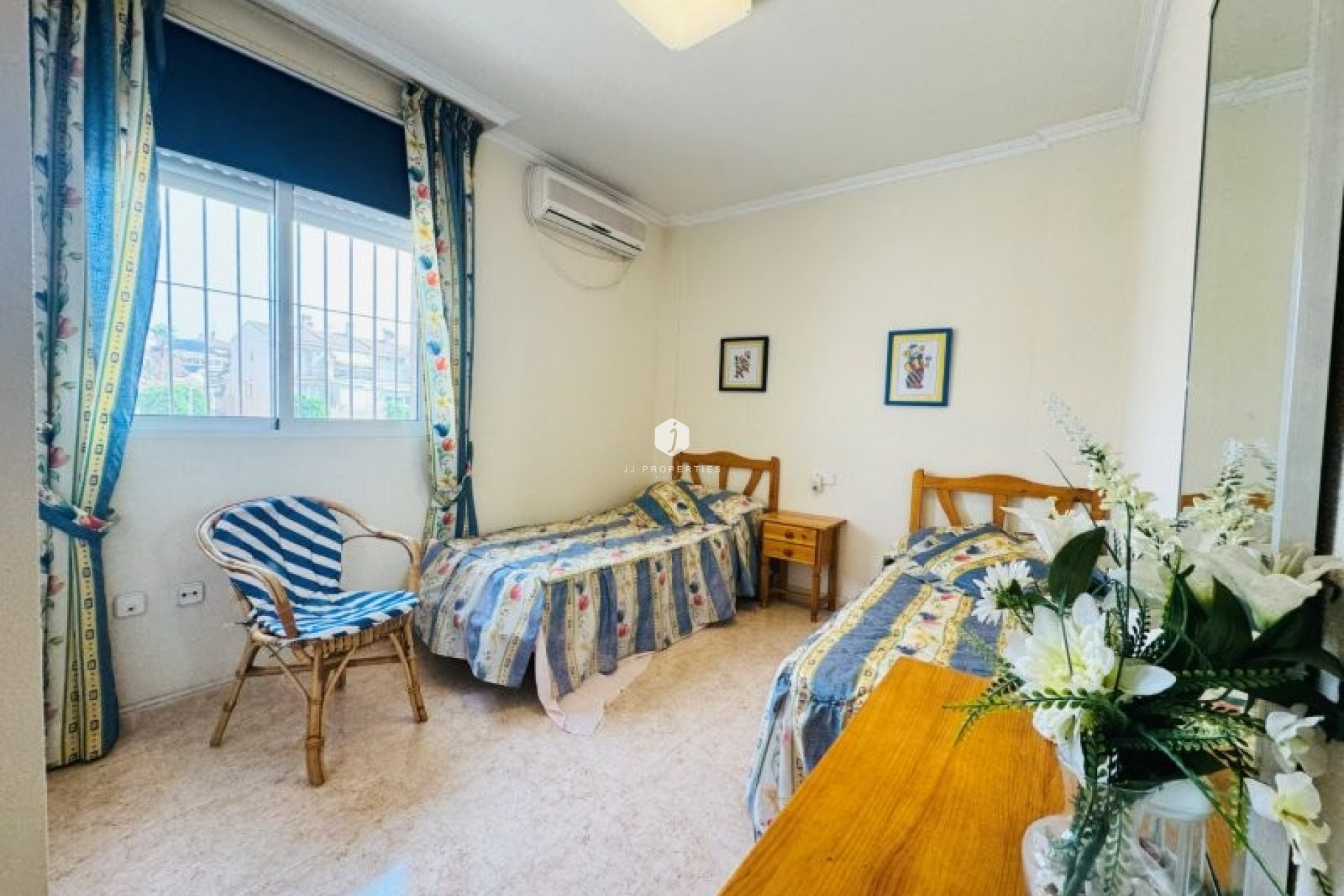 Tweedehands - duplex -
Torrevieja - Costa Blanca