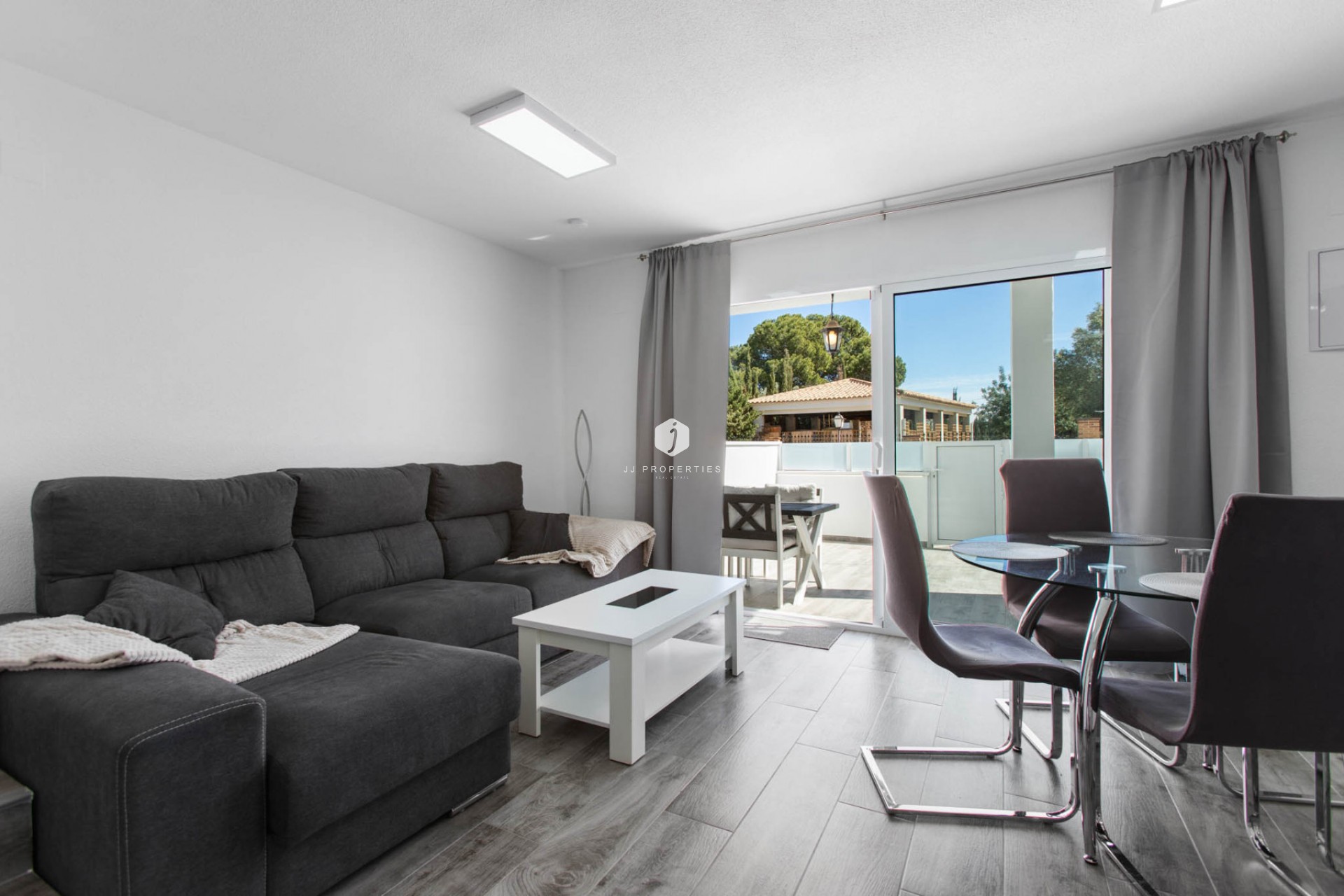 Tweedehands - duplex -
Torrevieja - Costa Blanca