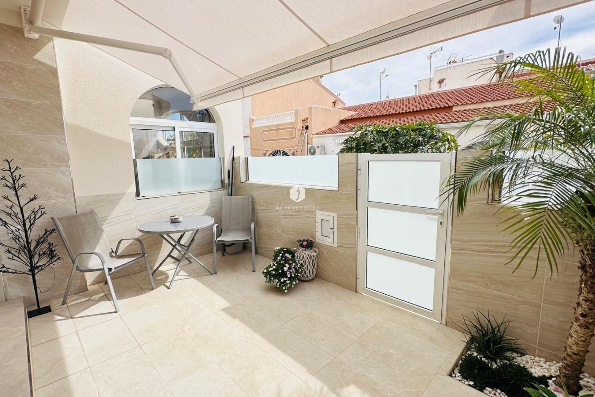 Tweedehands - duplex -
Torrevieja - La siesta