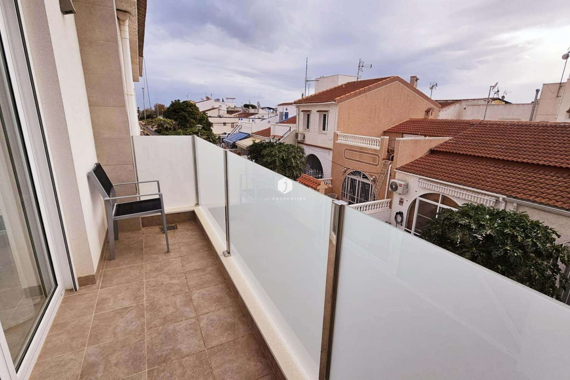 Tweedehands - duplex -
Torrevieja - La siesta