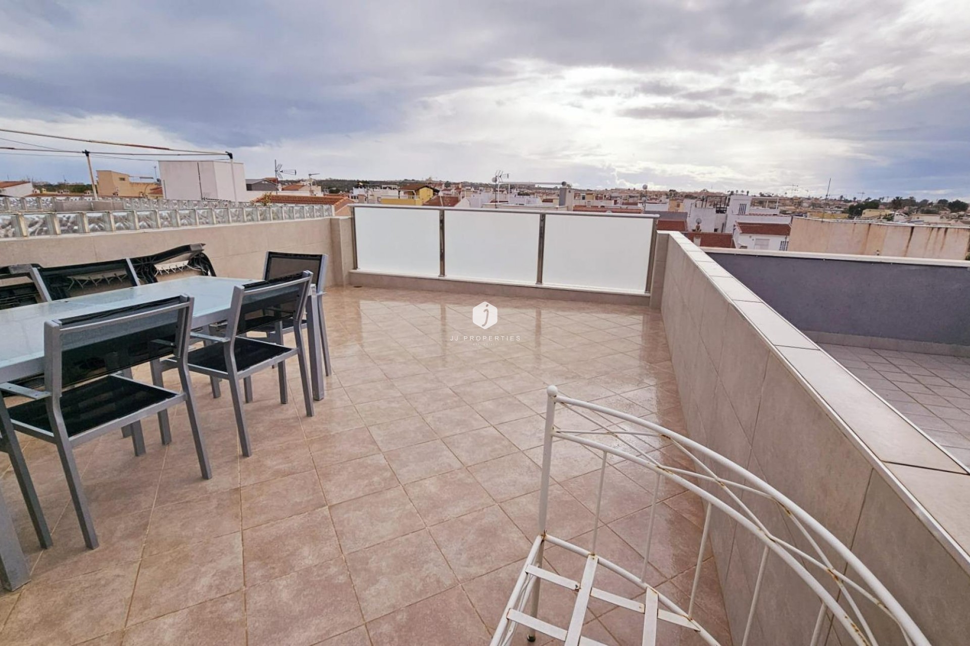 Tweedehands - duplex -
Torrevieja - La siesta