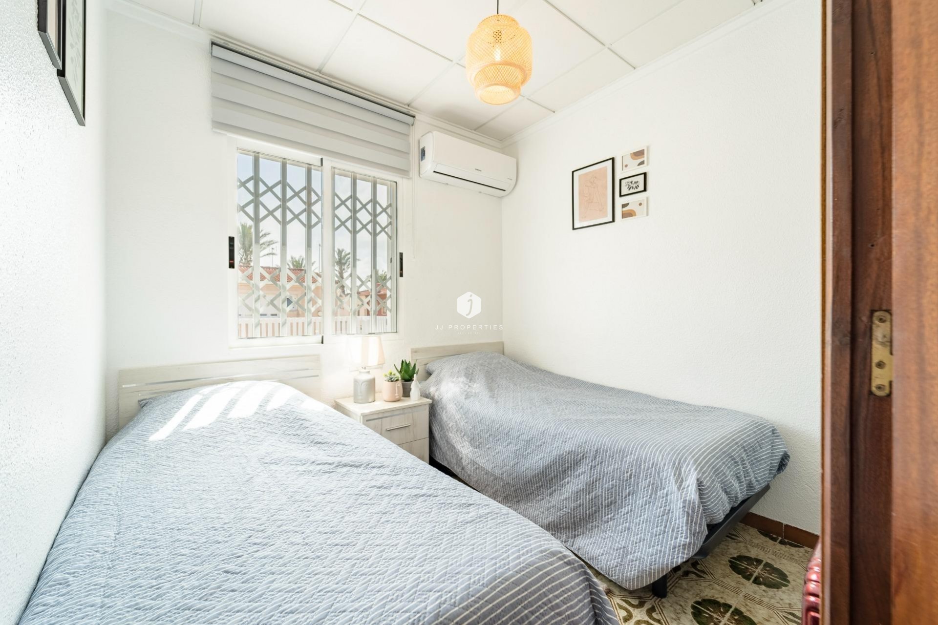 Tweedehands - duplex -
Torrevieja - Playa de los Naufragos