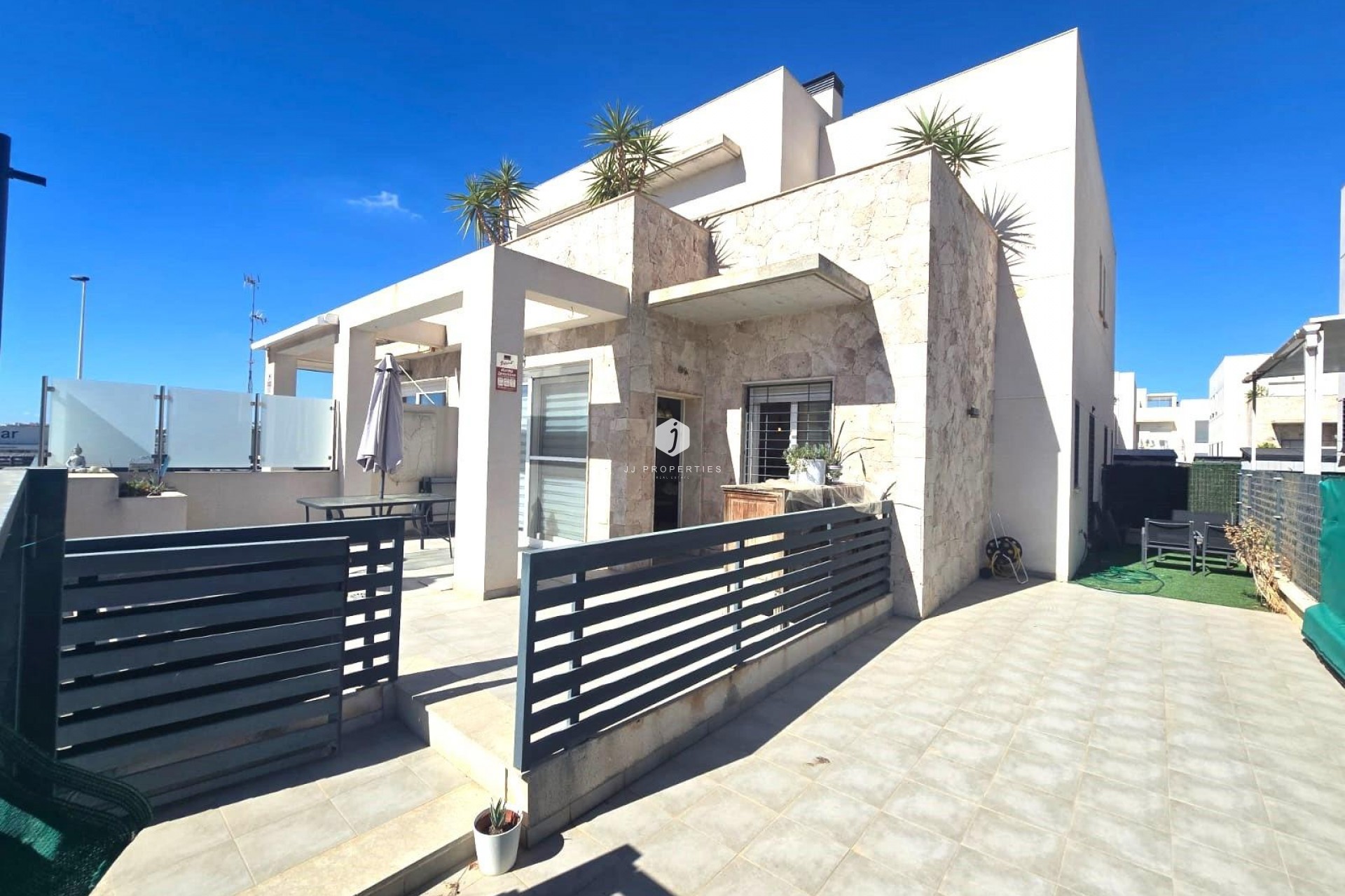 Tweedehands - duplex -
Torrevieja - Sector 25