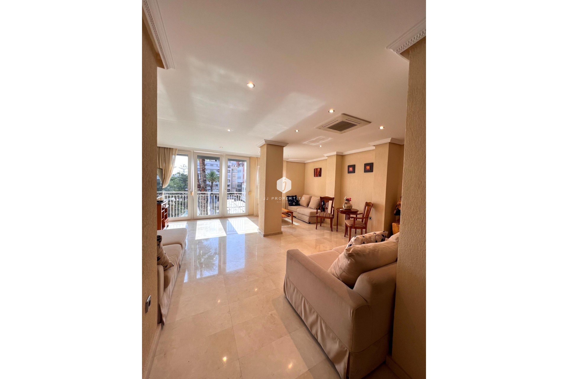 Tweedehands - duplex -
Torrevieja