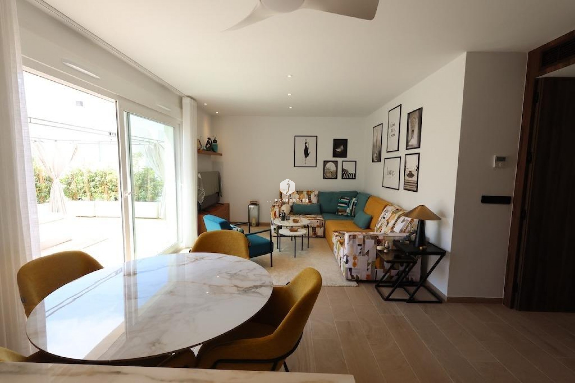 Tweedehands - Penthouse -
Algorfa - Inland