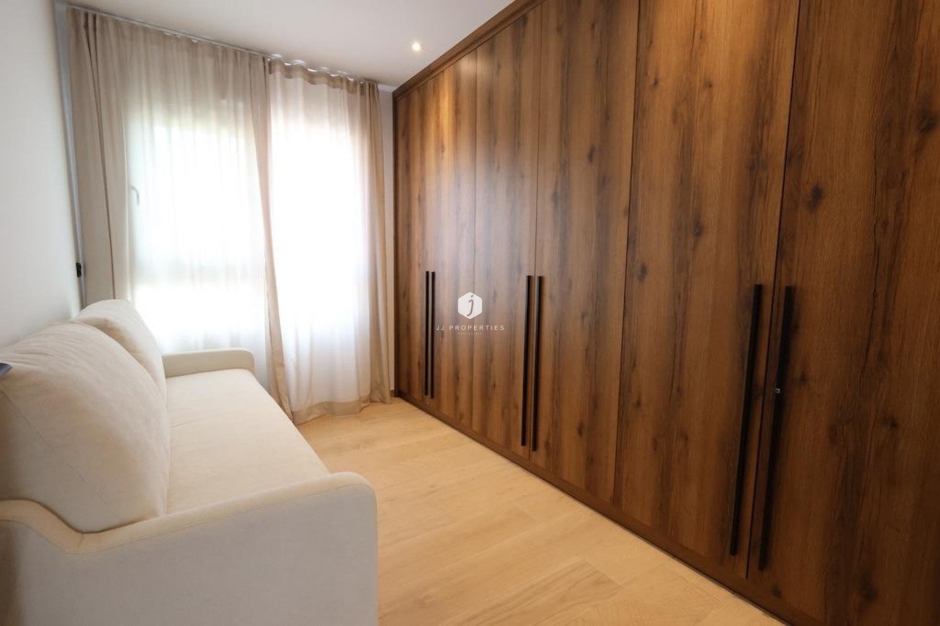Tweedehands - Penthouse -
Algorfa - Inland