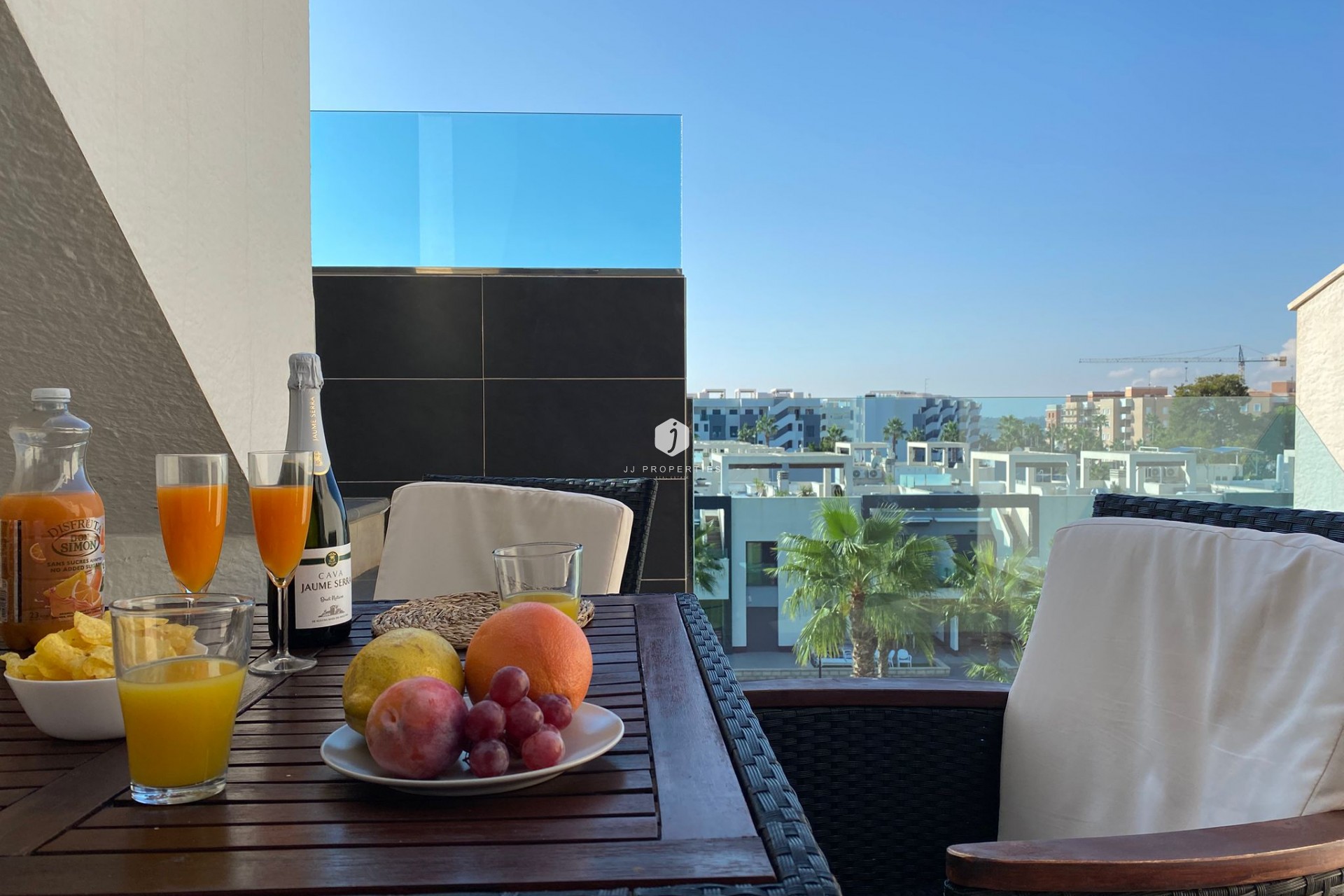 Tweedehands - Penthouse -
El Raso - Costa Blanca