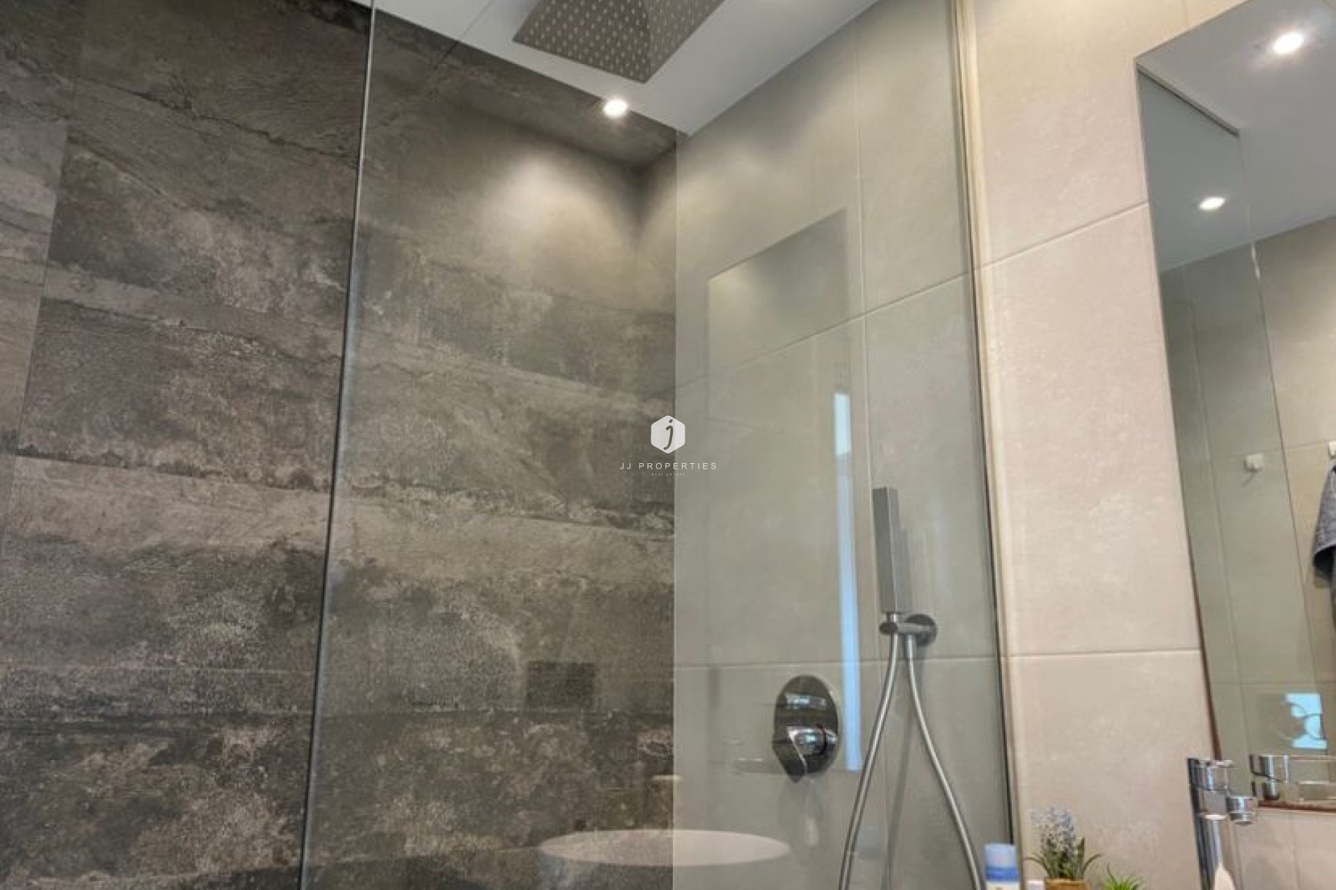 Tweedehands - Penthouse -
El Raso - Costa Blanca