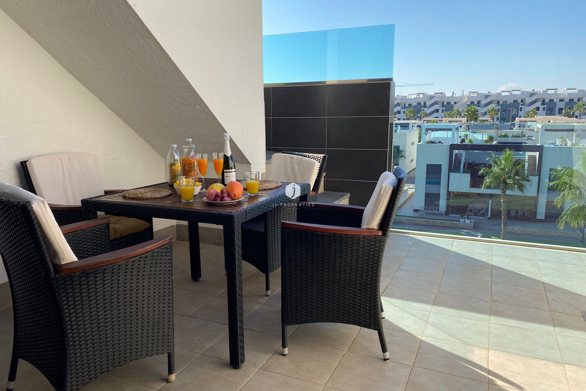 Tweedehands - Penthouse -
El Raso - Costa Blanca