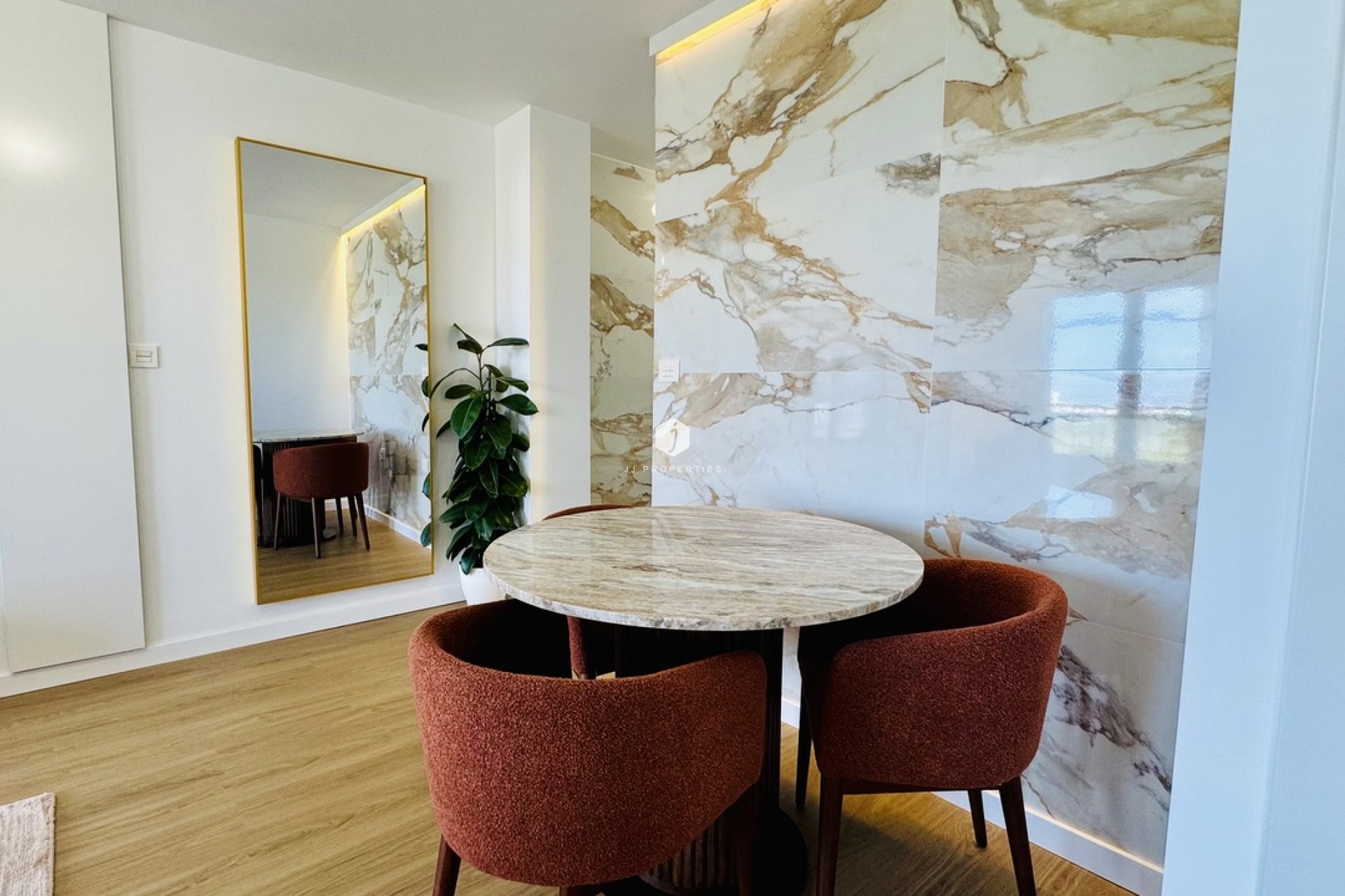 Tweedehands - Penthouse -
Punta Prima - Costa Blanca