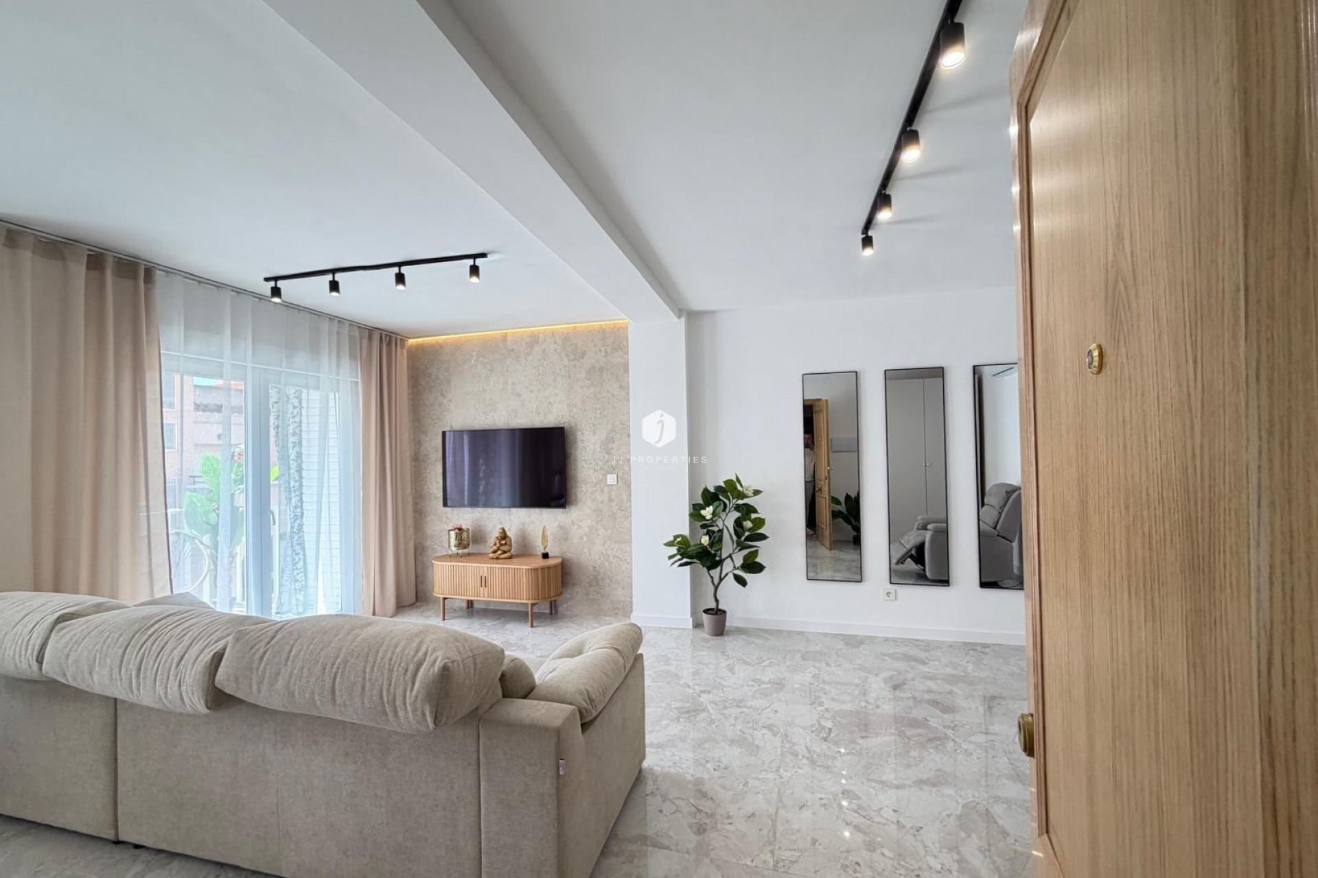 Tweedehands - Penthouse -
Torrevieja - Estacion de autobuses