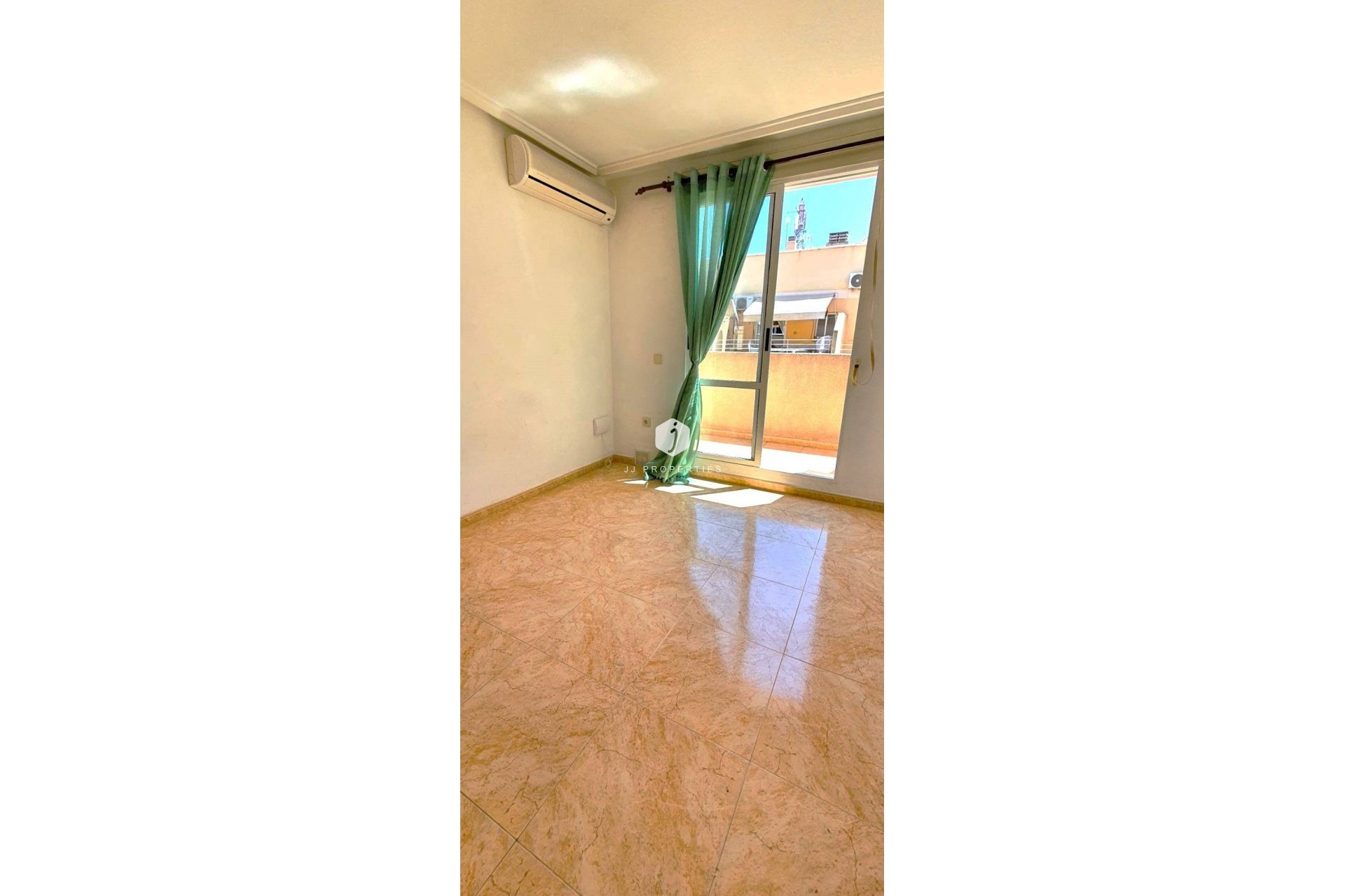 Tweedehands - Penthouse -
Torrevieja - Playa de los Locos