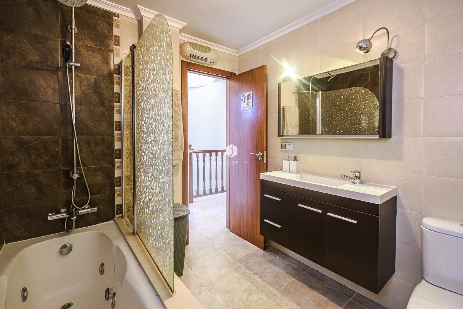 Tweedehands - Villa -
Benferri - Inland