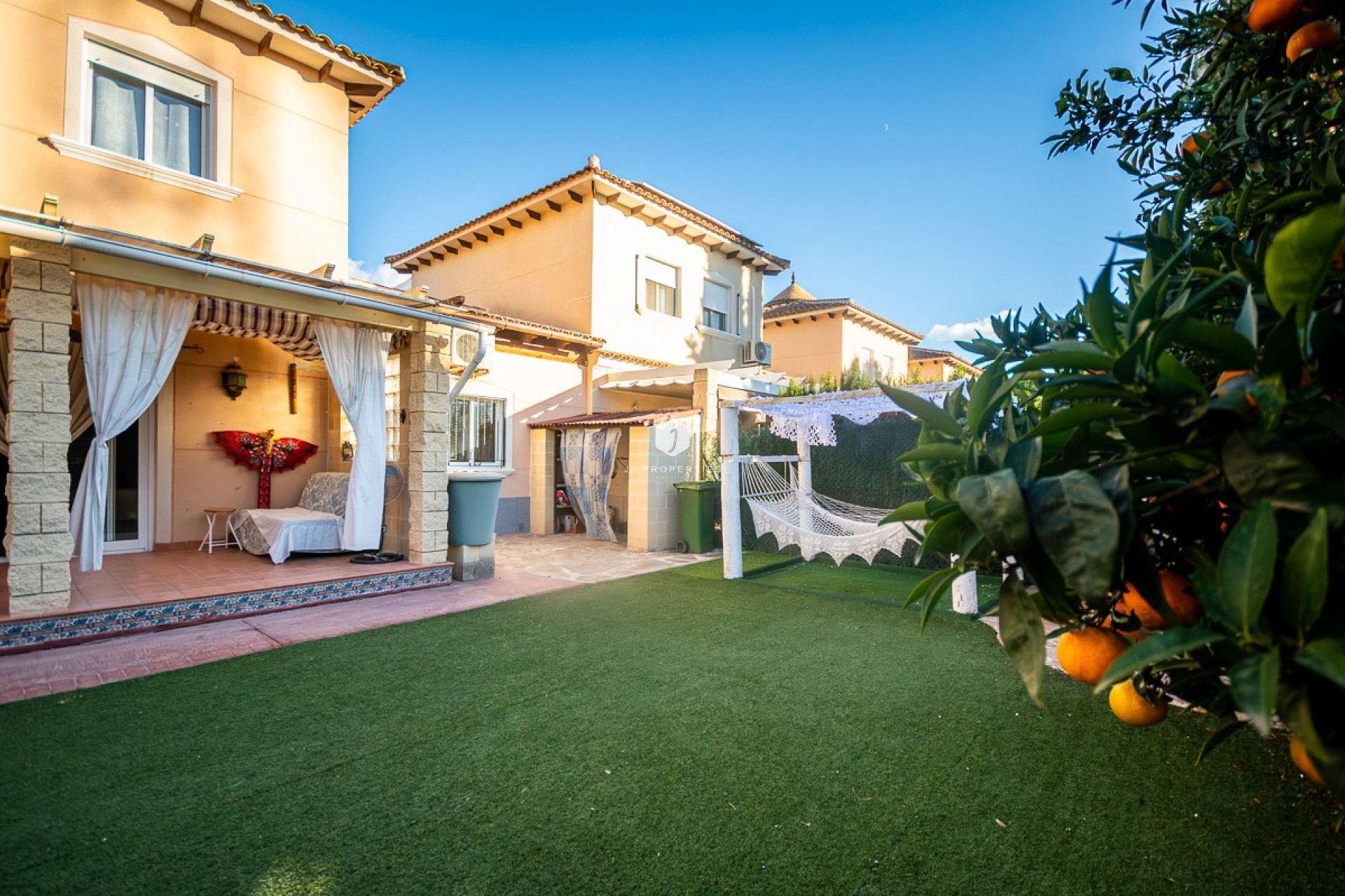 Tweedehands - Villa -
Benferri - Inland