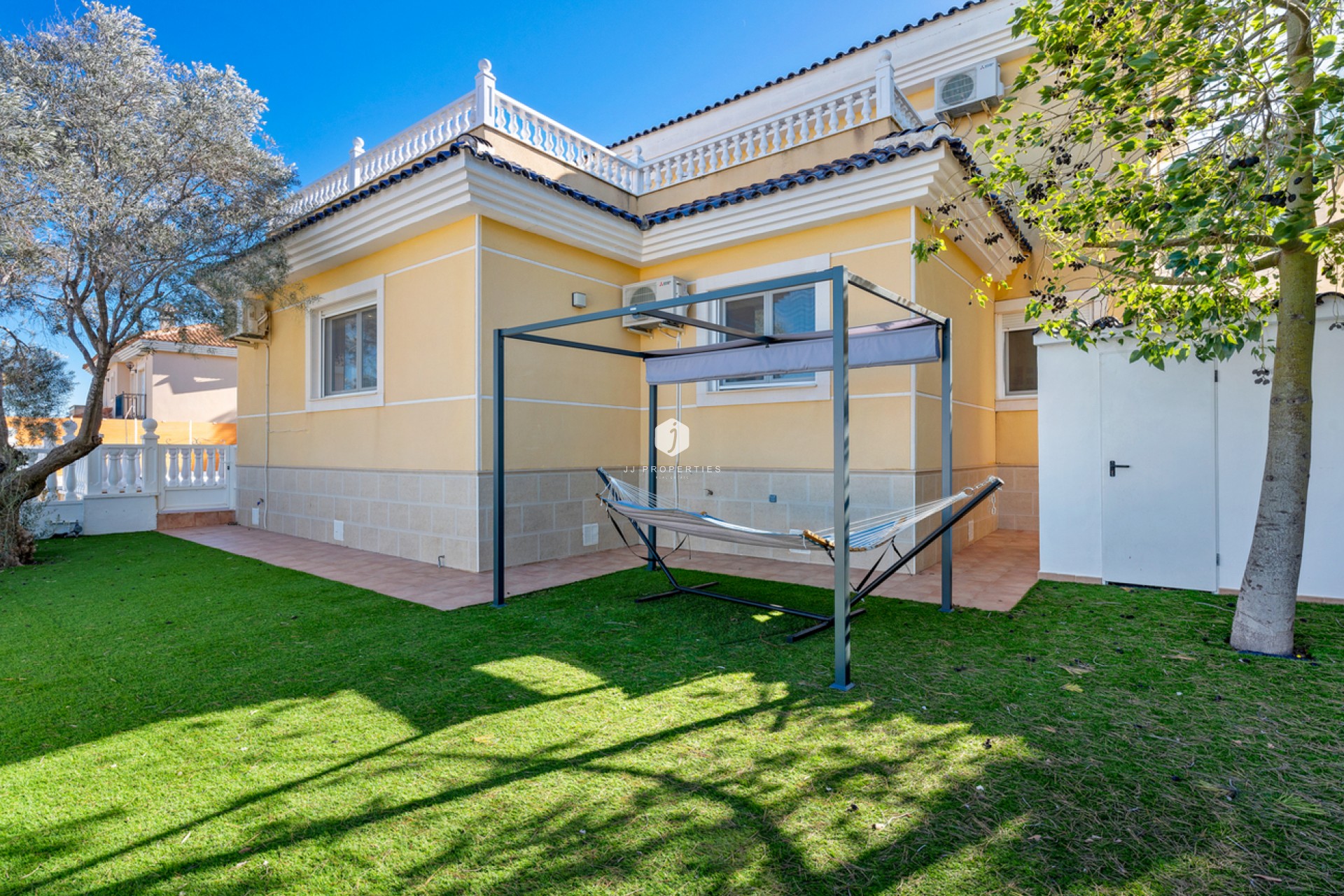 Tweedehands - Villa -
Ciudad De Las Comunicaciones - Costa Blanca