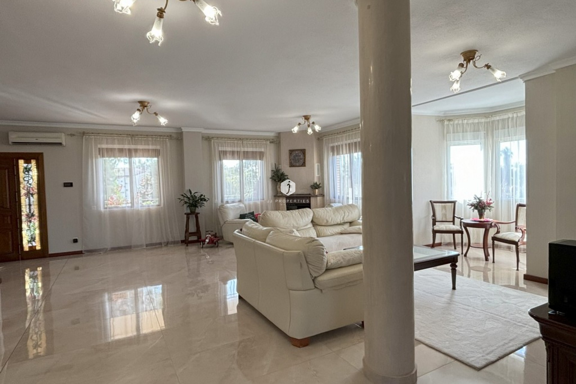 Tweedehands - Villa -
Ciudad Quesada - Costa Blanca