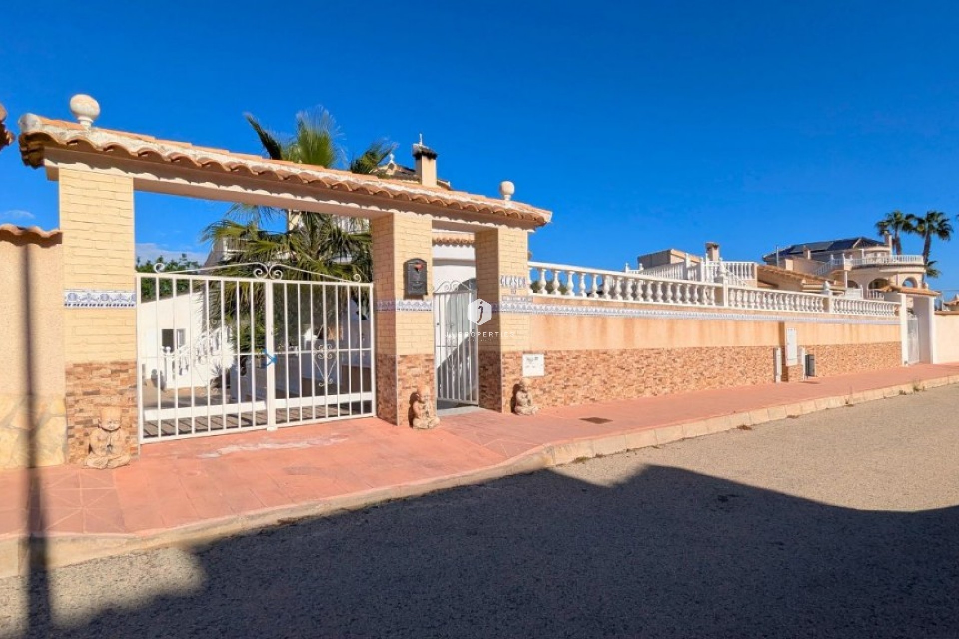 Tweedehands - Villa -
Ciudad Quesada - Costa Blanca