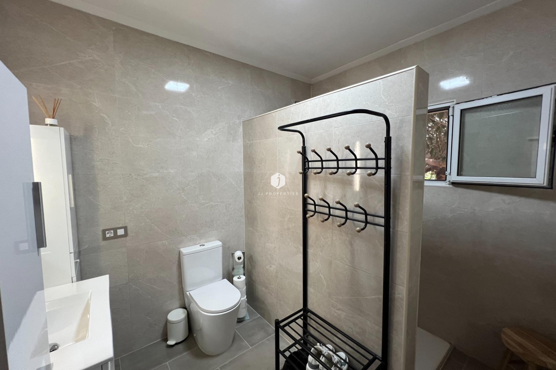 Tweedehands - Villa -
Dolores - Cmno. Escorredor