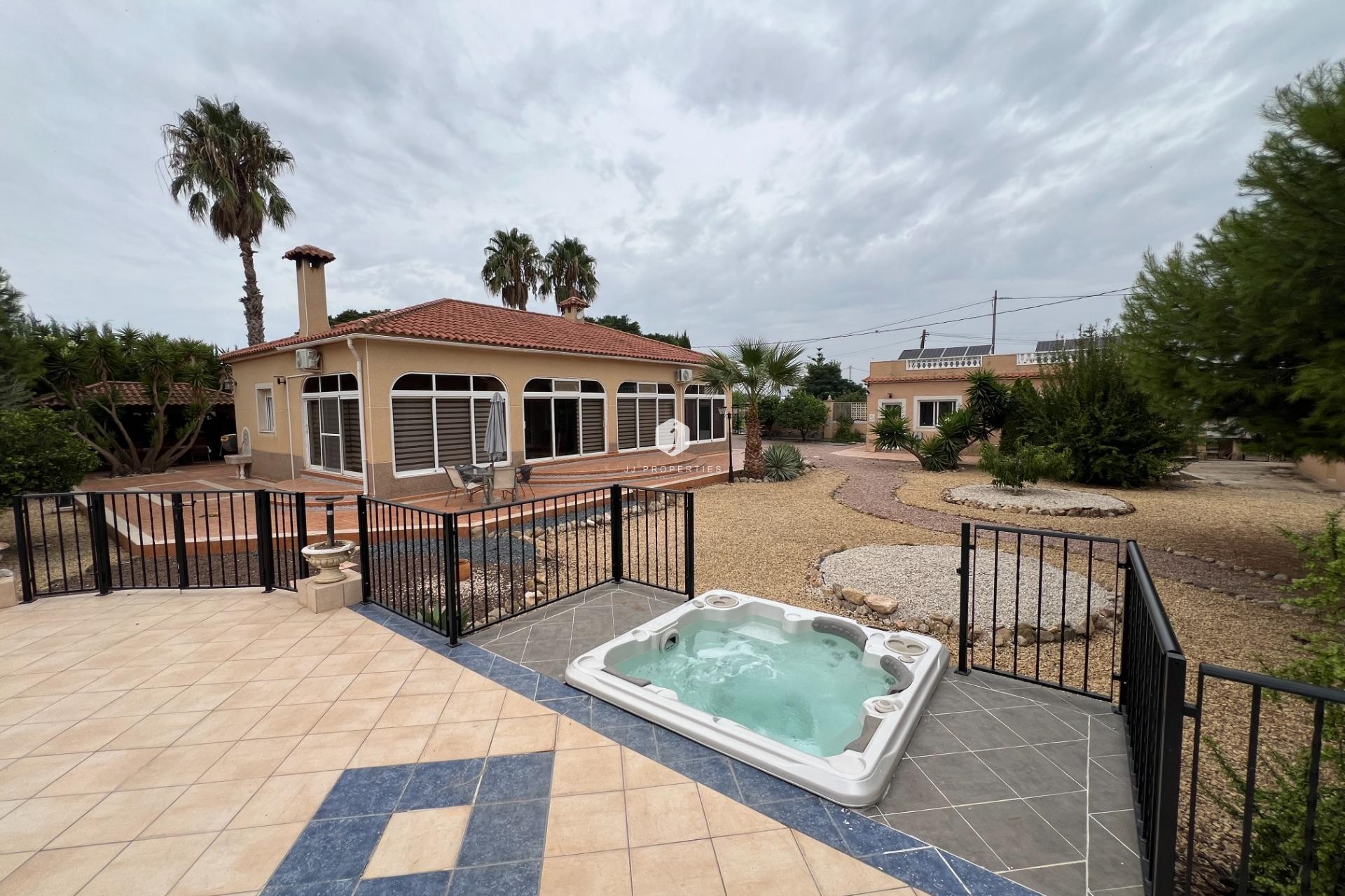 Tweedehands - Villa -
Dolores - Cmno. Escorredor