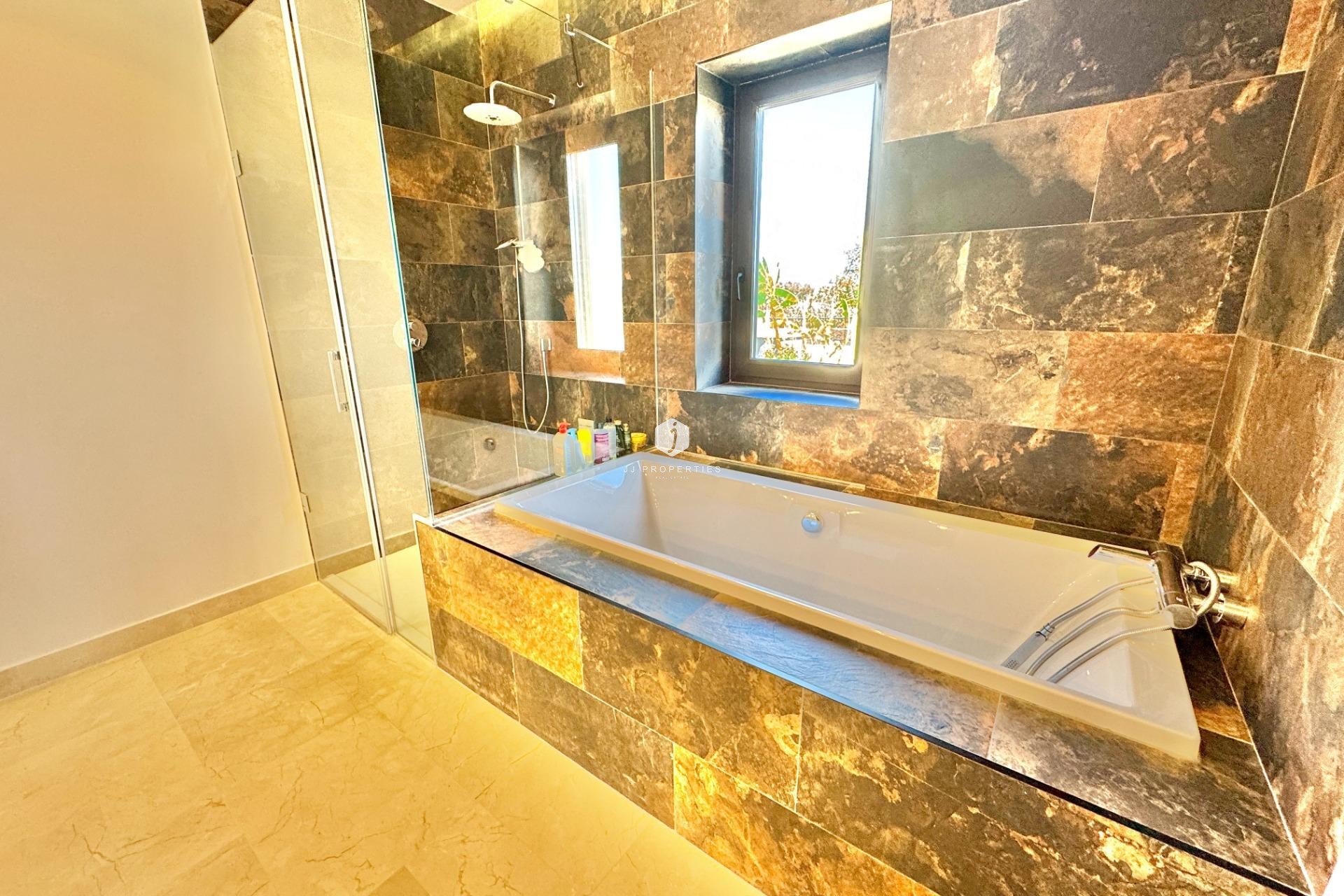 Tweedehands - Villa -
Dolores - Comunidad Valenciana