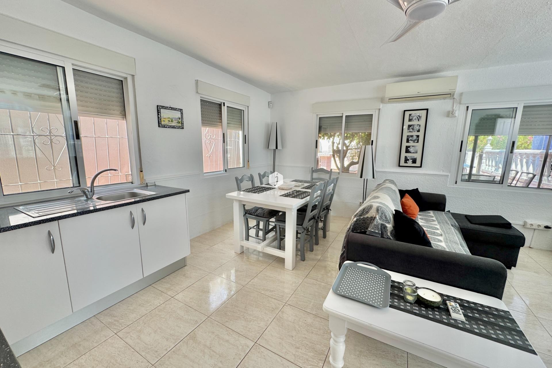 Tweedehands - Villa -
Dolores - Comunidad Valenciana