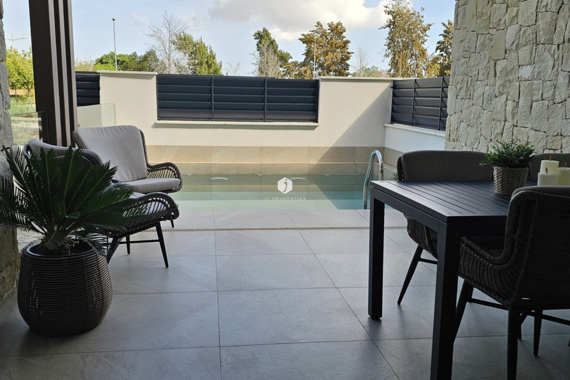 Tweedehands - Villa -
Dolores - Sector 4