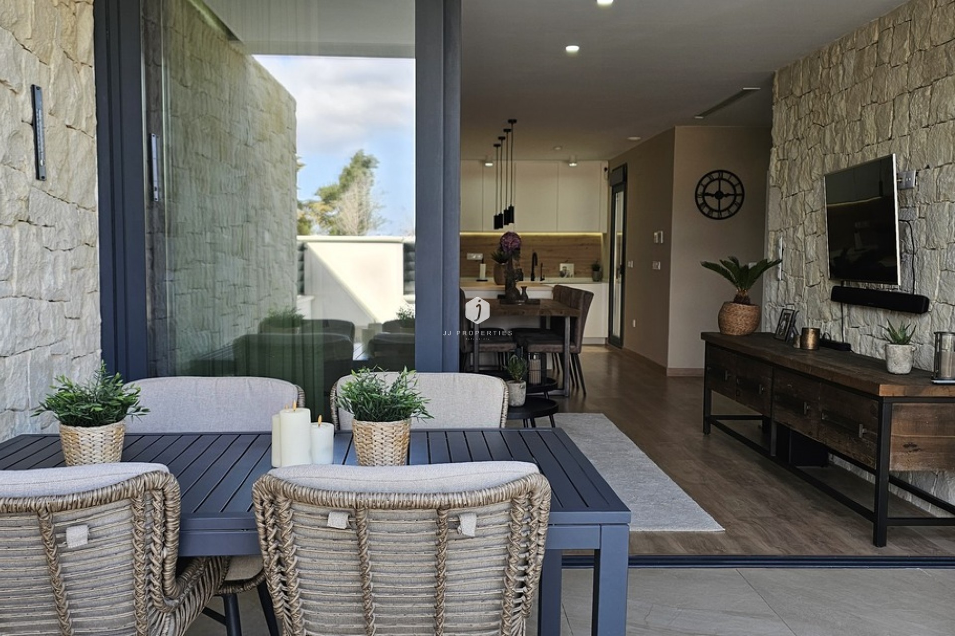 Tweedehands - Villa -
Dolores - Sector 4