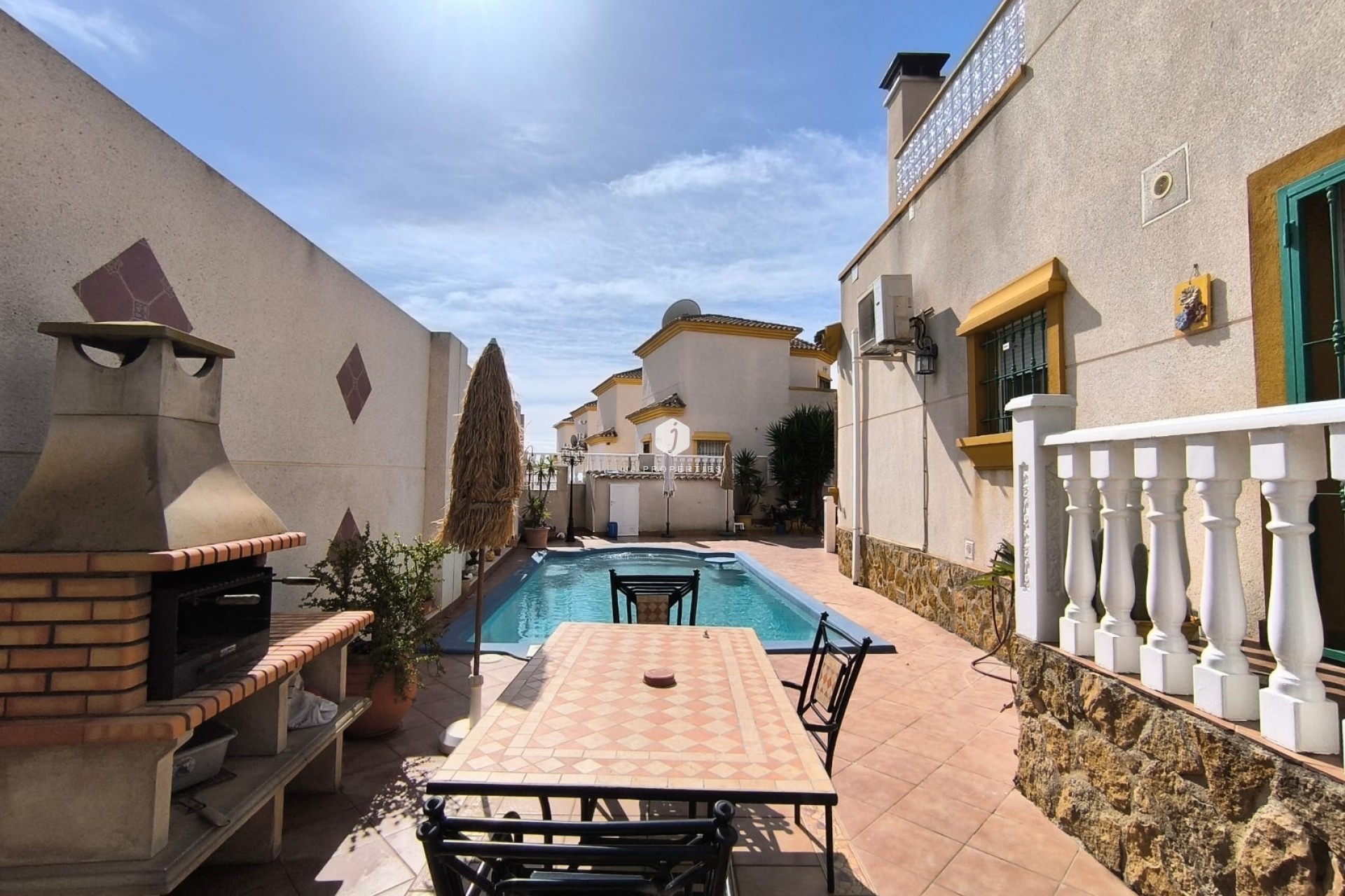 Tweedehands - Villa -
El Raso - Costa Blanca