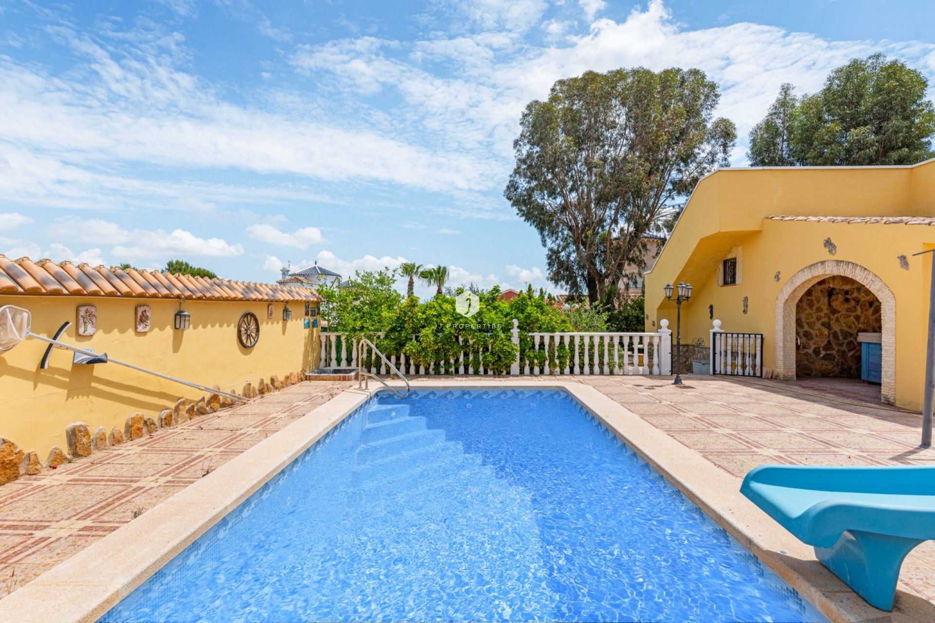 Tweedehands - Villa -
Jacarilla - Inland