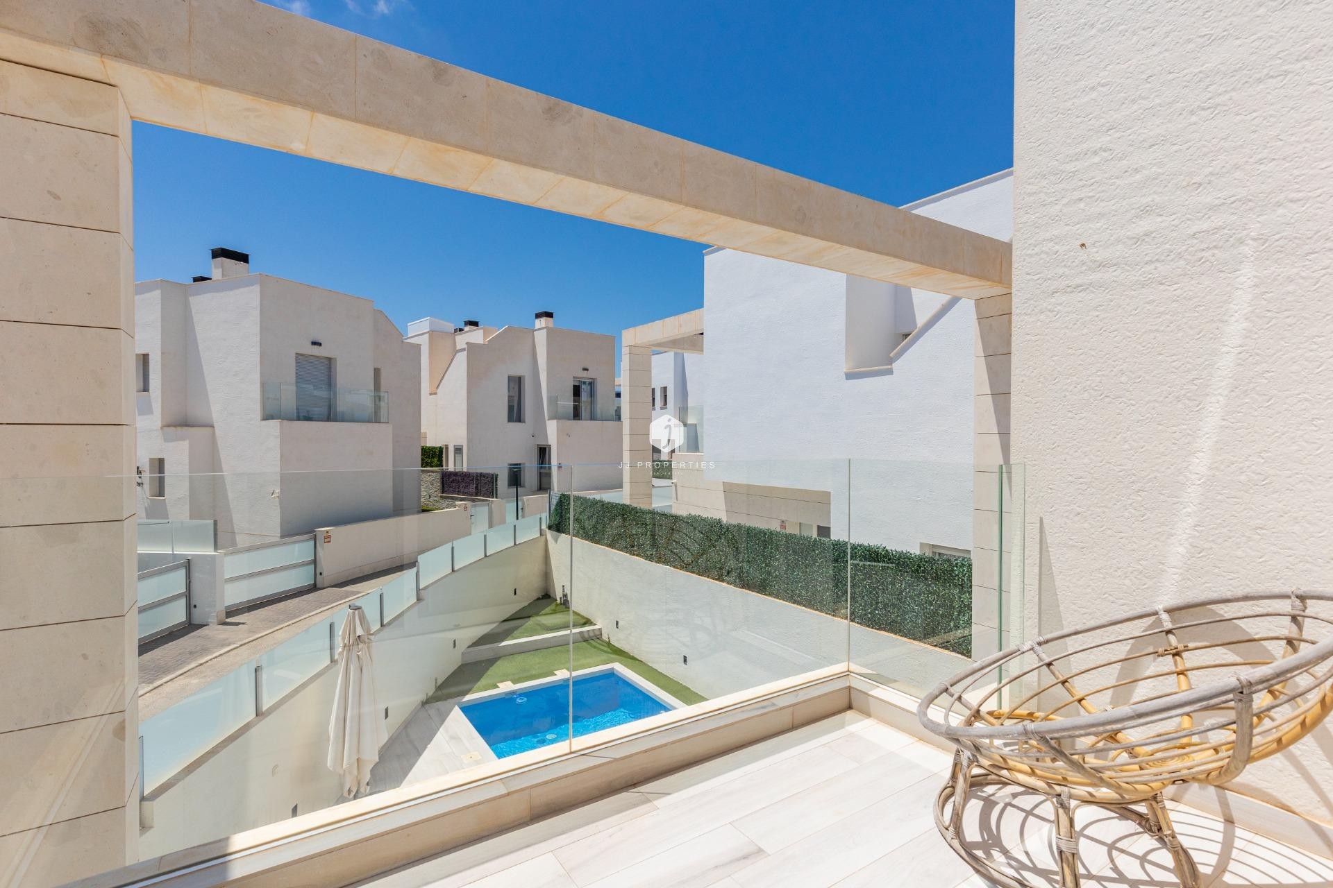 Tweedehands - Villa -
Orihuela Costa - Lomas de Cabo Roig
