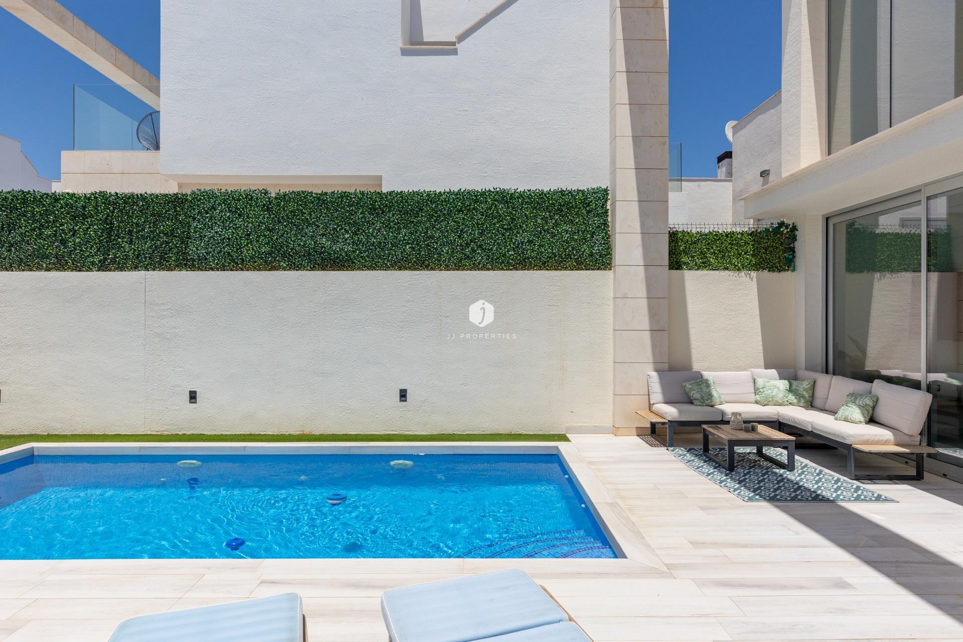 Tweedehands - Villa -
Orihuela Costa - Lomas de Cabo Roig