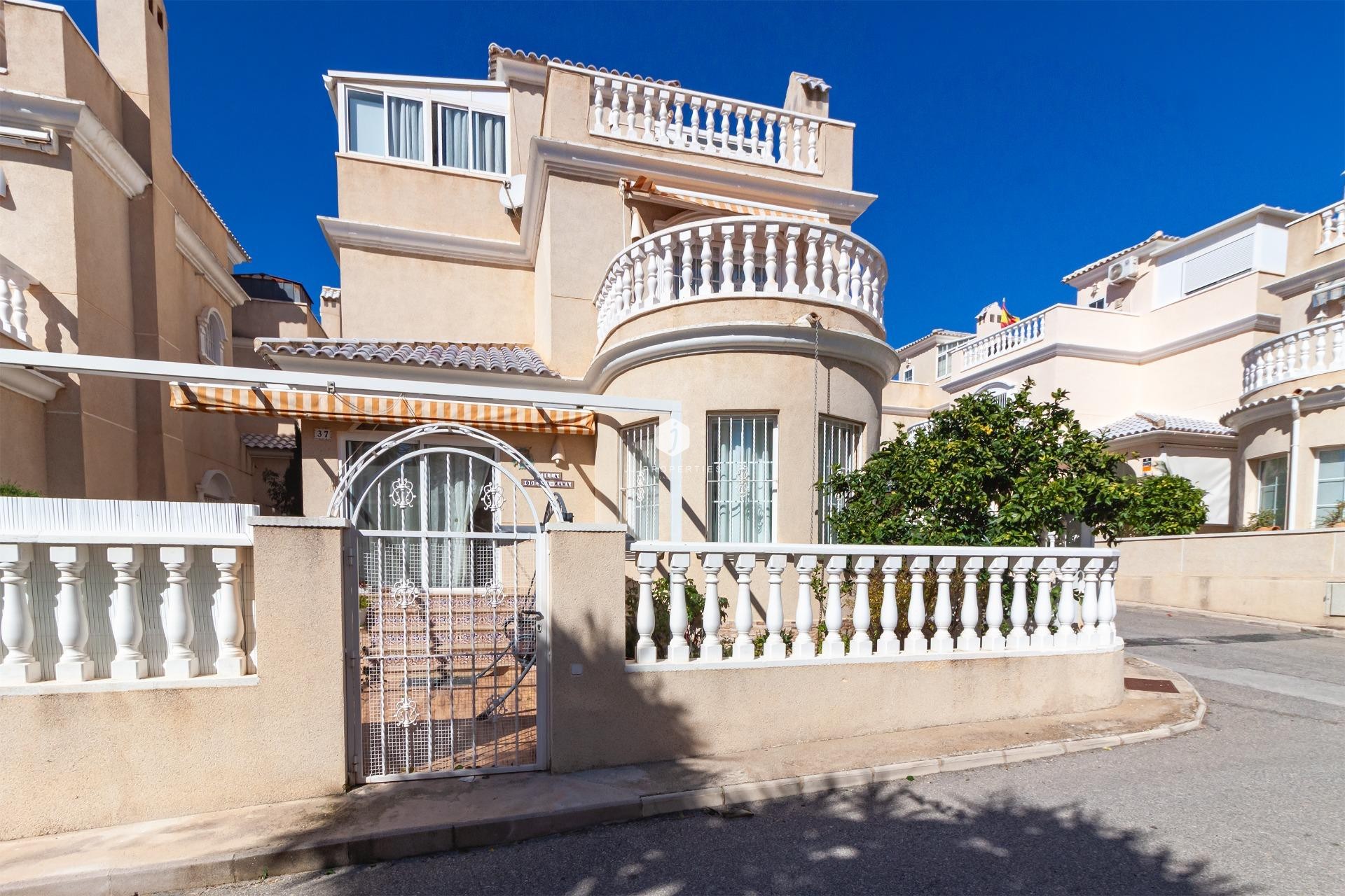 Tweedehands - Villa -
Orihuela Costa - Los Almendros-la Florida