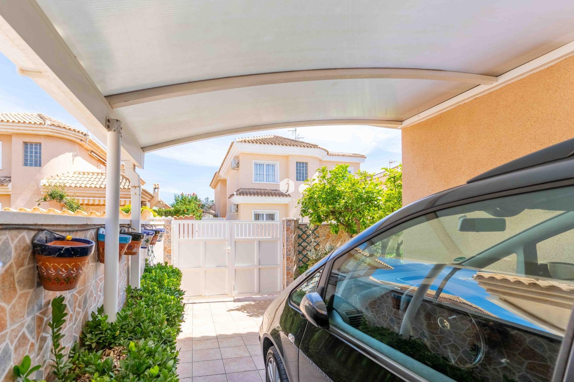 Tweedehands - Villa -
Orihuela Costa - Punta Prima