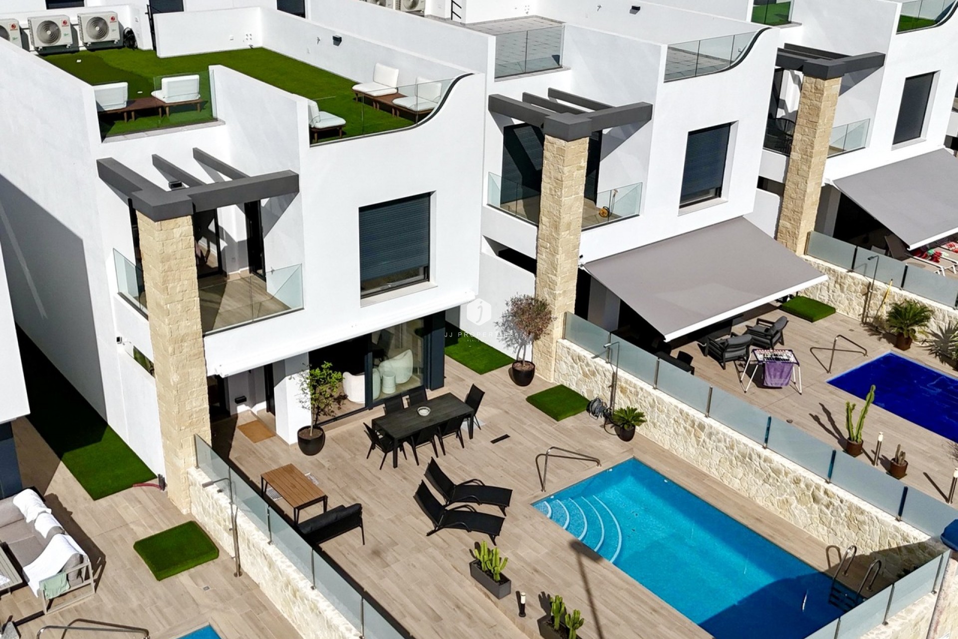 Tweedehands - Villa -
Punta Prima - Costa Blanca