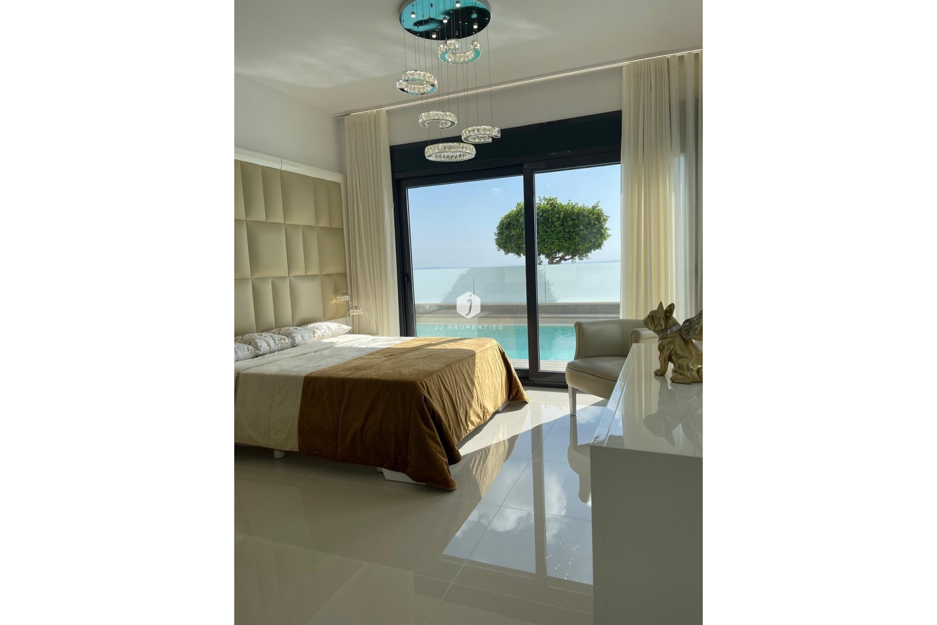 Tweedehands - Villa -
San Miguel de Salinas - Altos De San Miguel