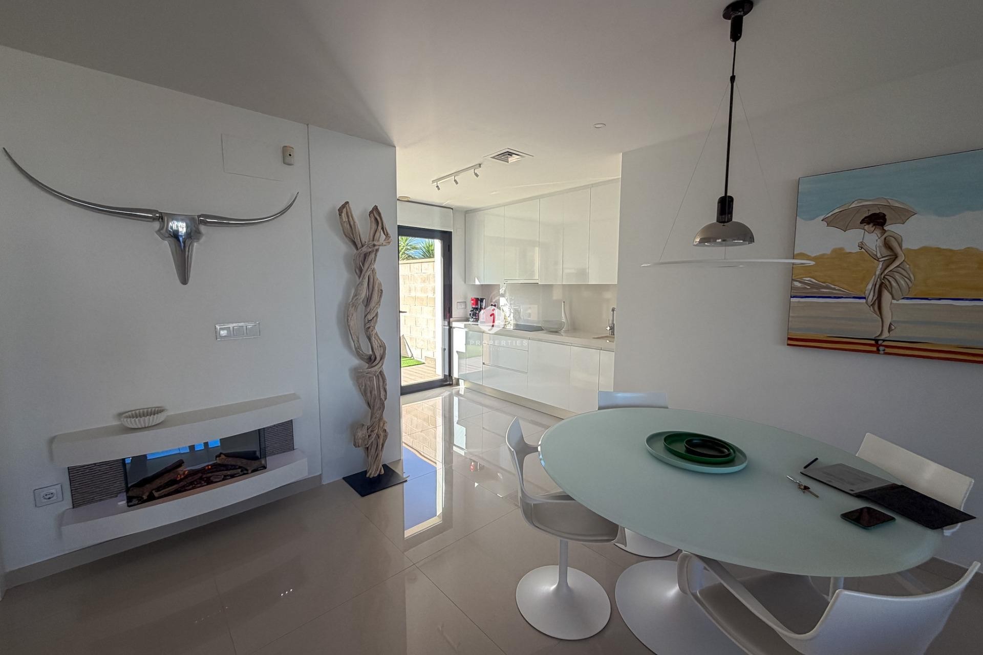 Tweedehands - Villa -
San Miguel de Salinas - Bellavista