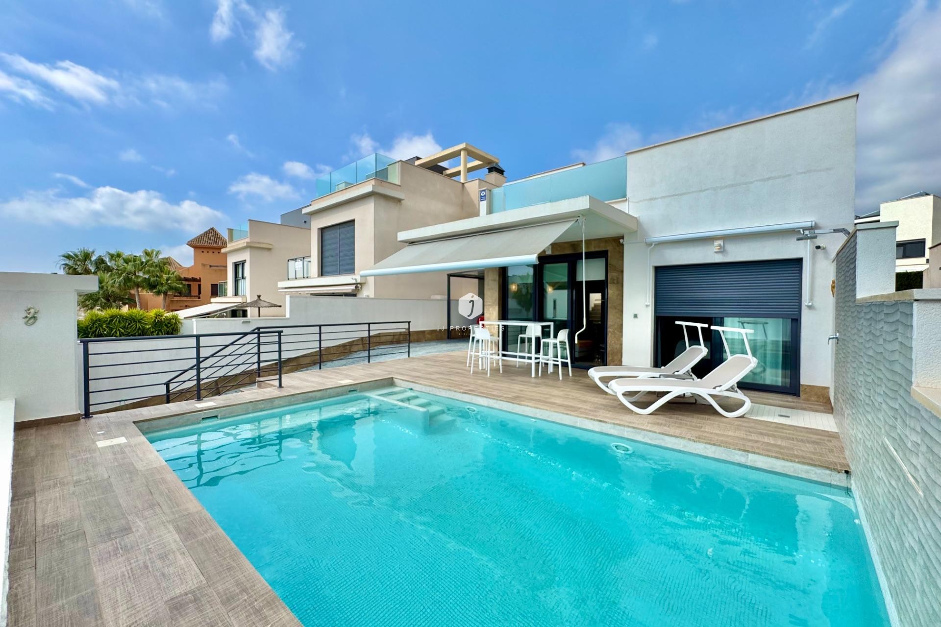 Tweedehands - Villa -
San Miguel de Salinas - Bellavista
