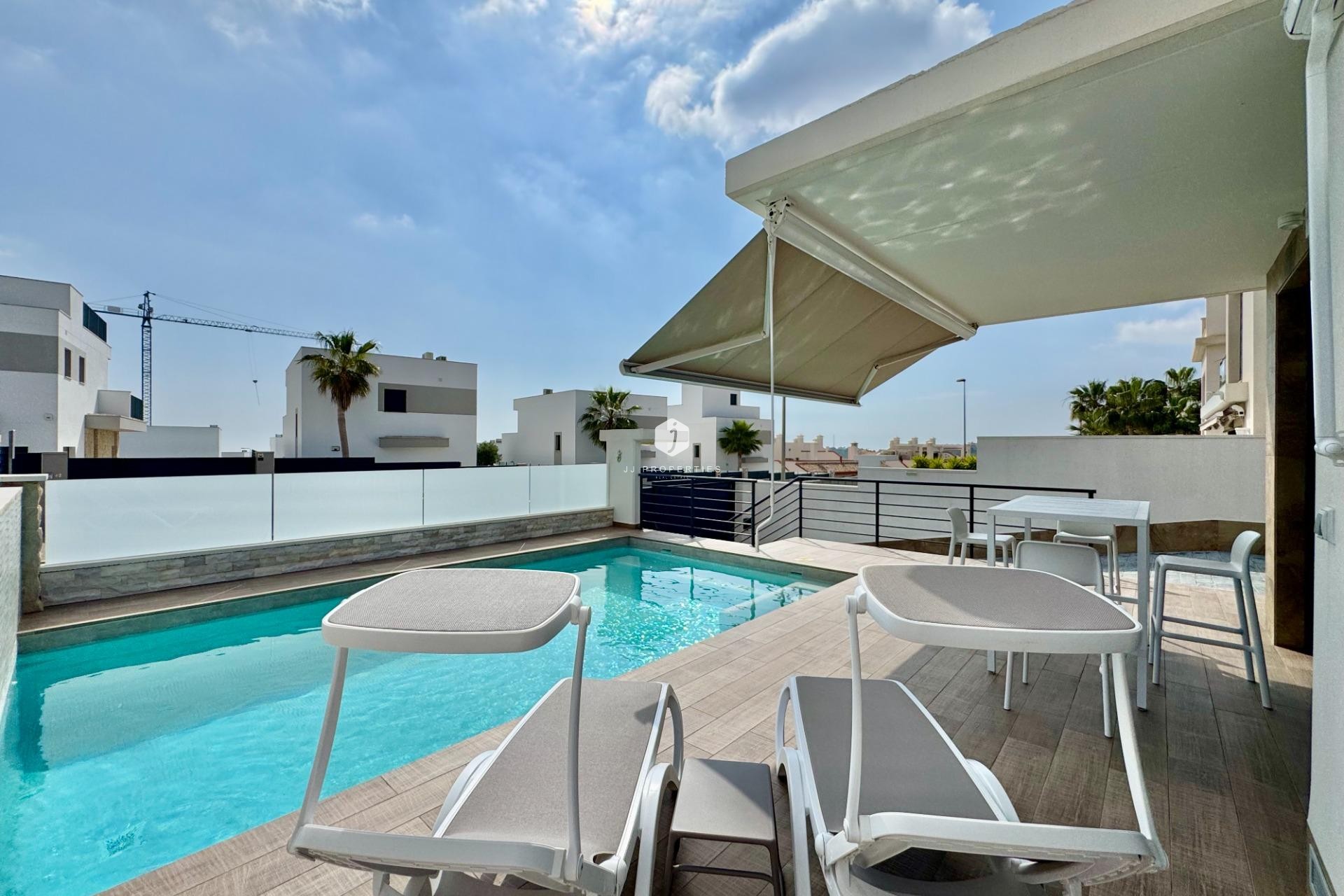 Tweedehands - Villa -
San Miguel de Salinas - Bellavista