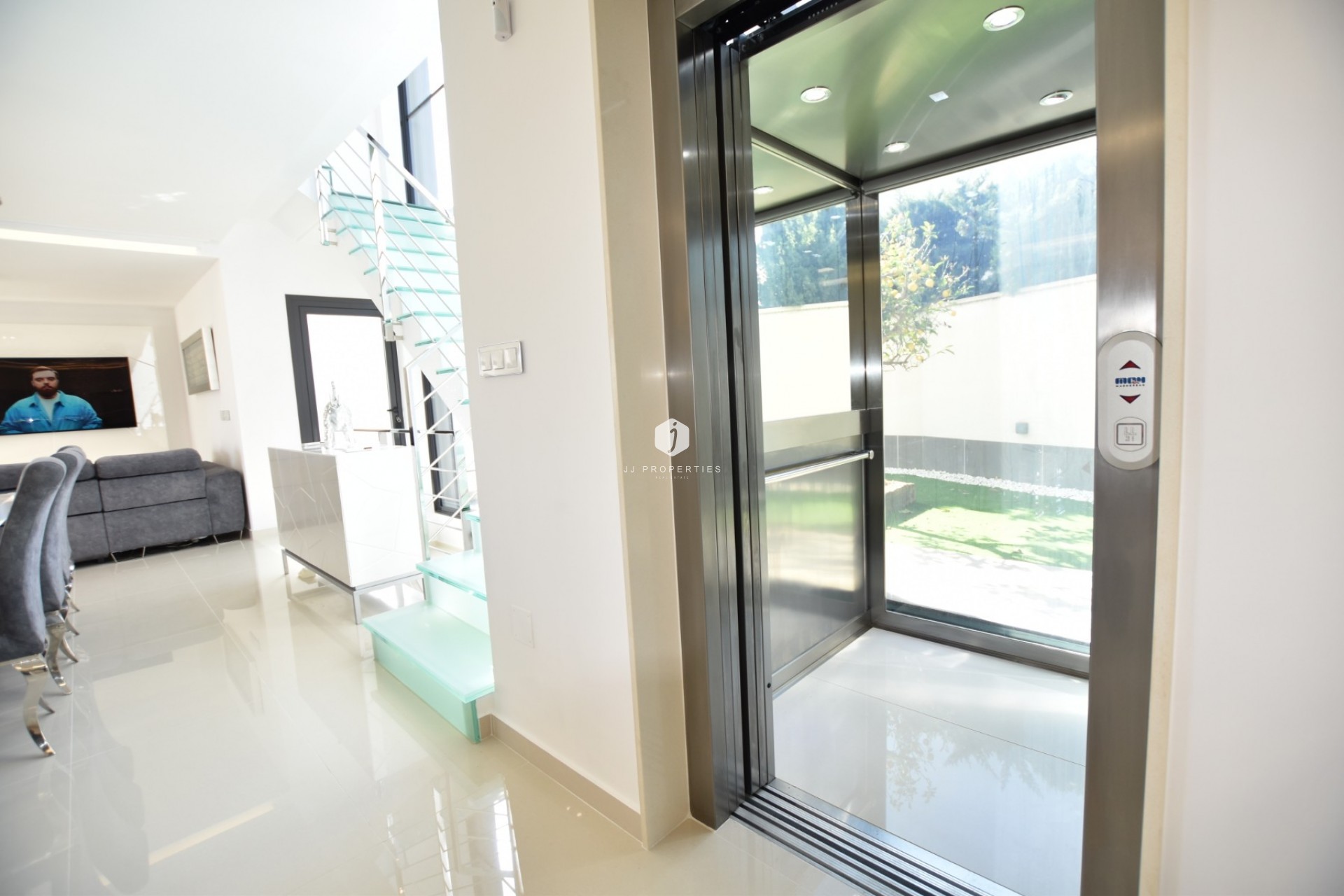 Tweedehands - Villa -
San Miguel de Salinas - Inland